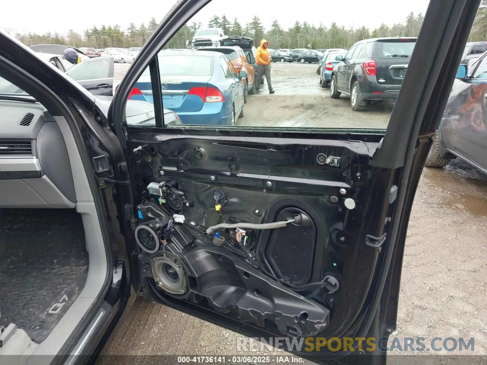 18 Photograph of a damaged car WA1LHAF77KD038525 AUDI Q7 2019