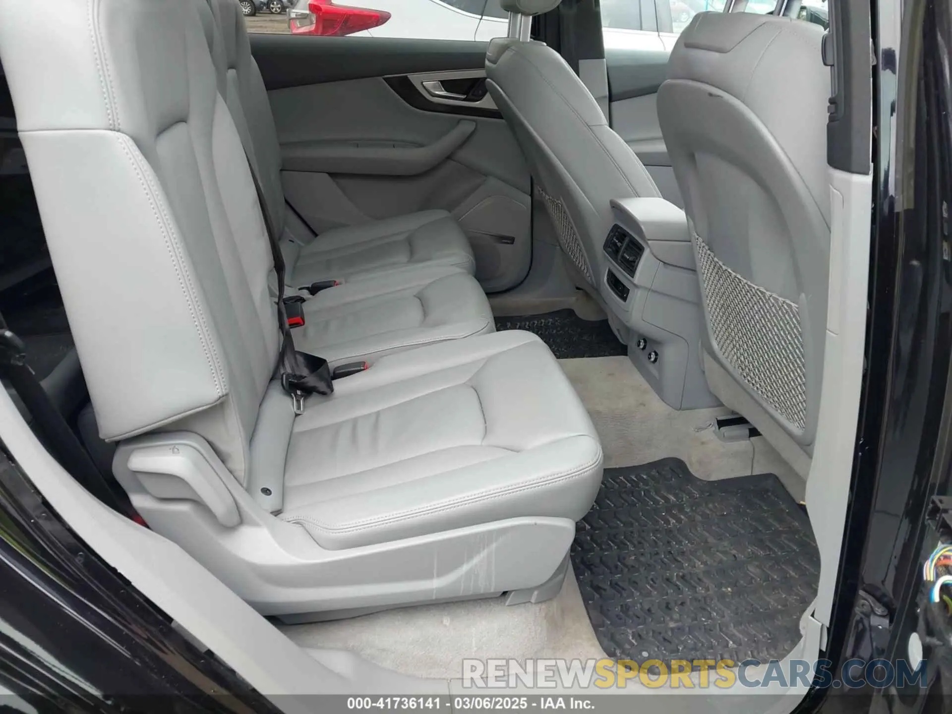 8 Photograph of a damaged car WA1LHAF77KD038525 AUDI Q7 2019