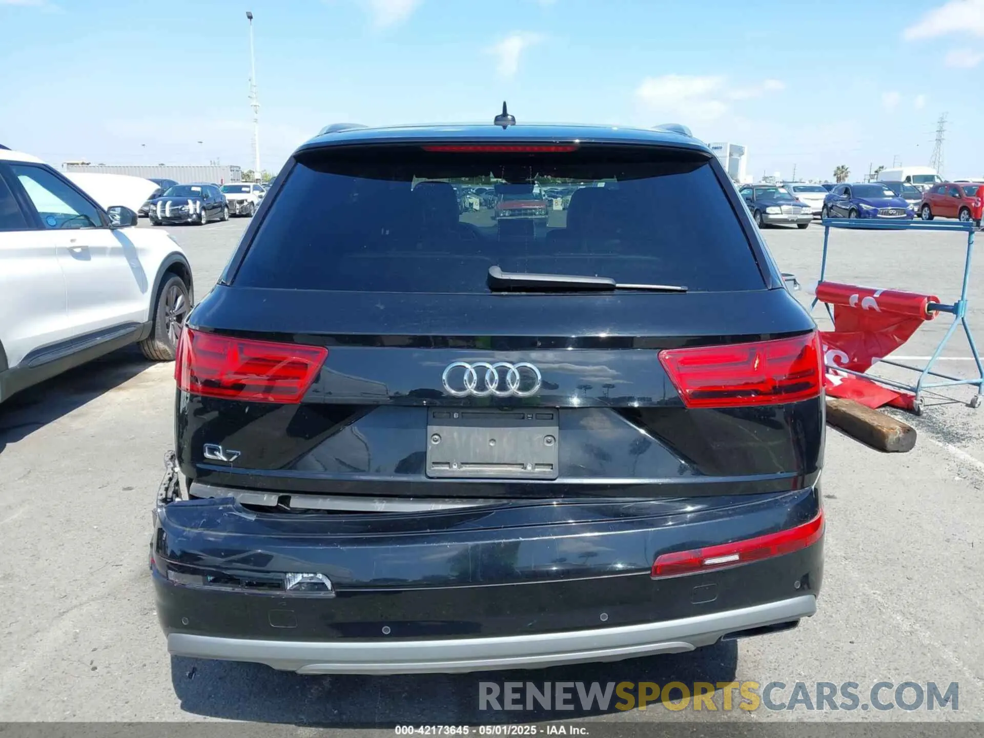 16 Photograph of a damaged car WA1LHAF78KD025573 AUDI Q7 2019