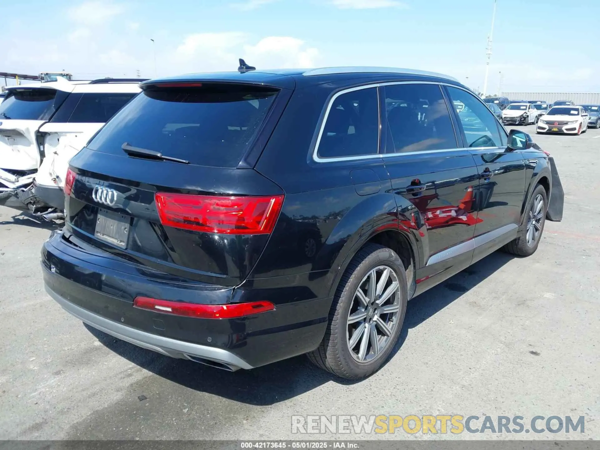 4 Photograph of a damaged car WA1LHAF78KD025573 AUDI Q7 2019