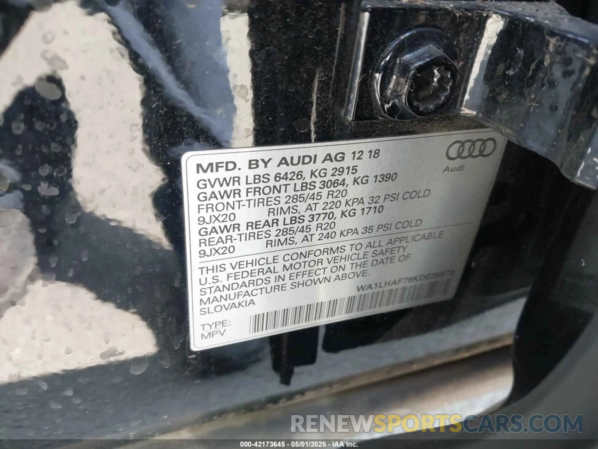9 Photograph of a damaged car WA1LHAF78KD025573 AUDI Q7 2019