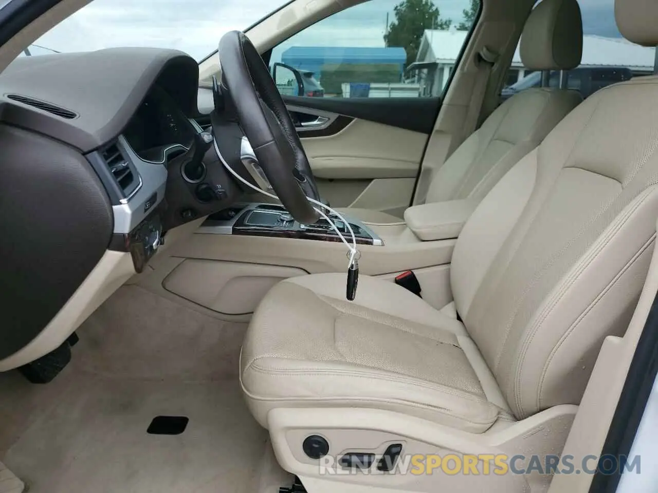 7 Photograph of a damaged car WA1LHAF7XKD038437 AUDI Q7 2019