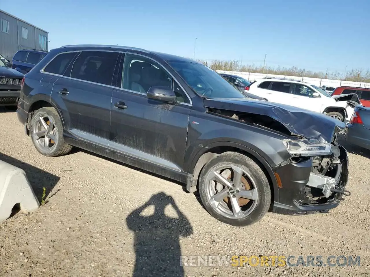 4 Фотография поврежденного автомобиля WA1MAAF73KD028745 AUDI Q7 2019