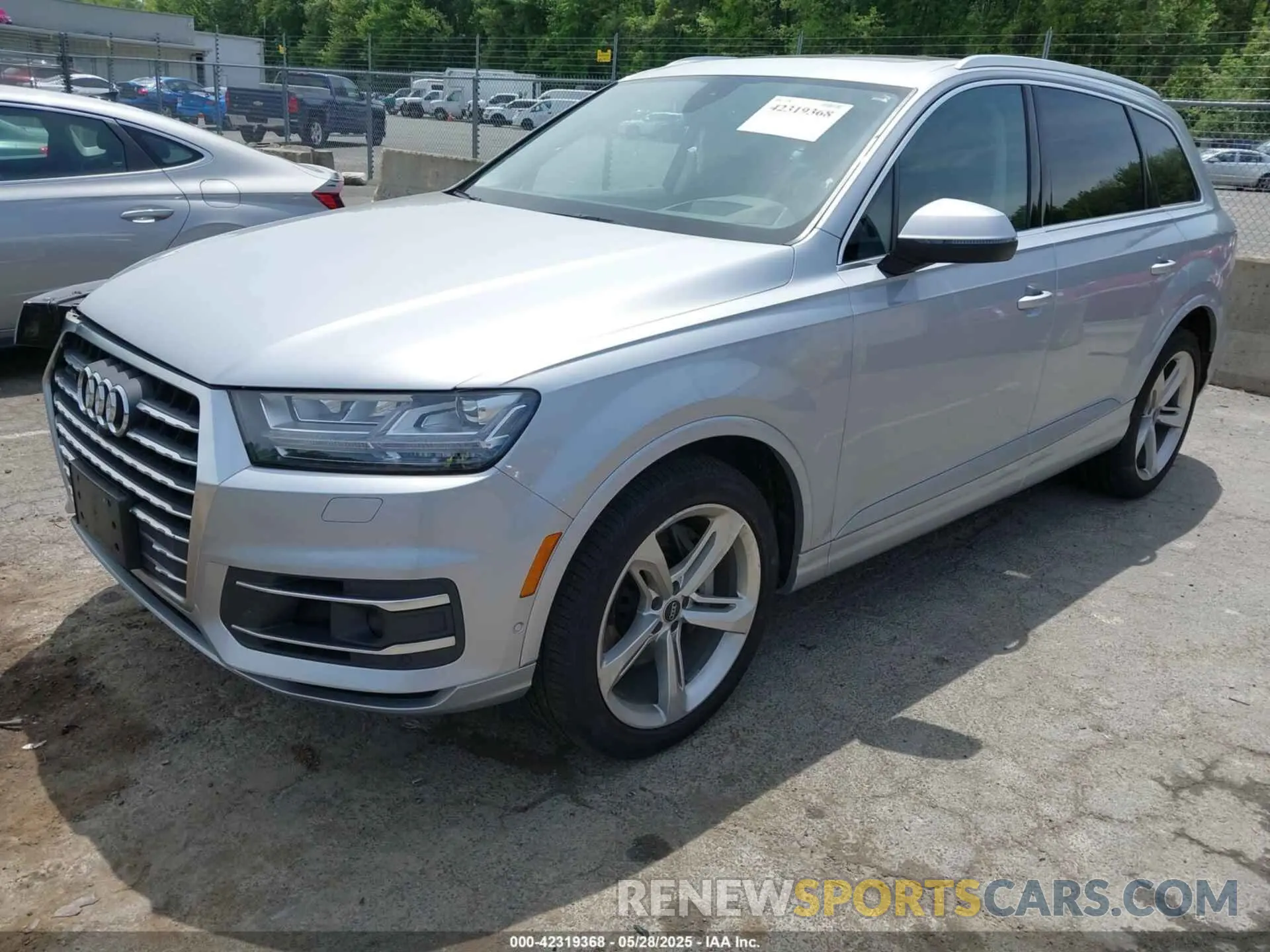 2 Photograph of a damaged car WA1VAAF70KD020350 AUDI Q7 2019
