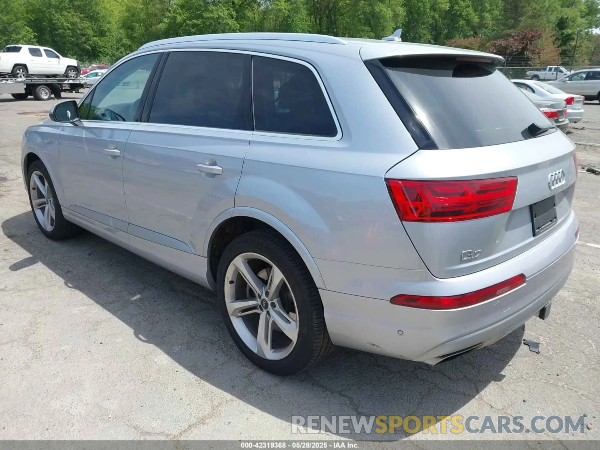 3 Photograph of a damaged car WA1VAAF70KD020350 AUDI Q7 2019