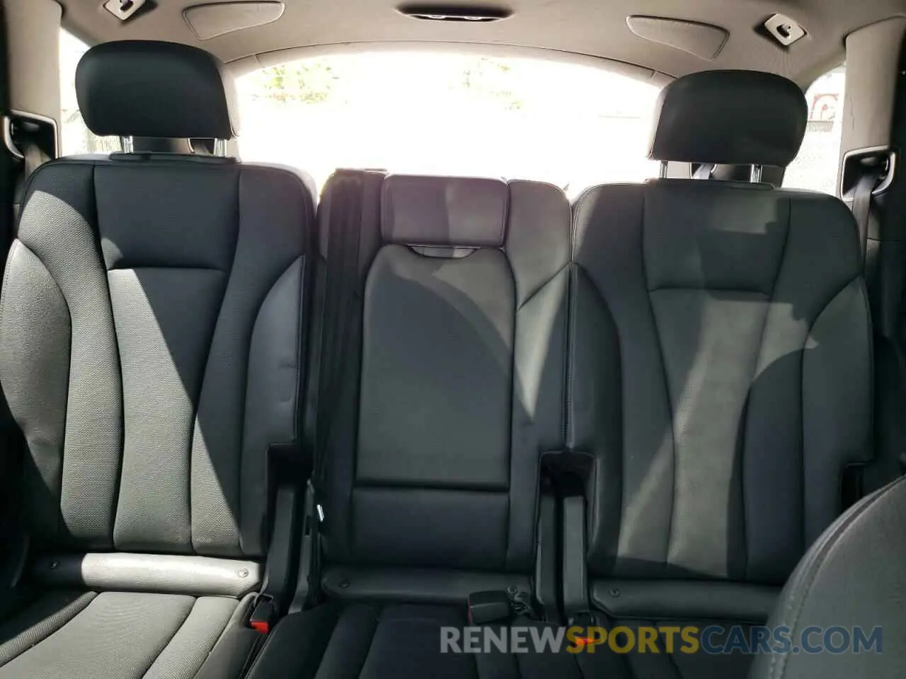 10 Photograph of a damaged car WA1VAAF71KD033298 AUDI Q7 2019