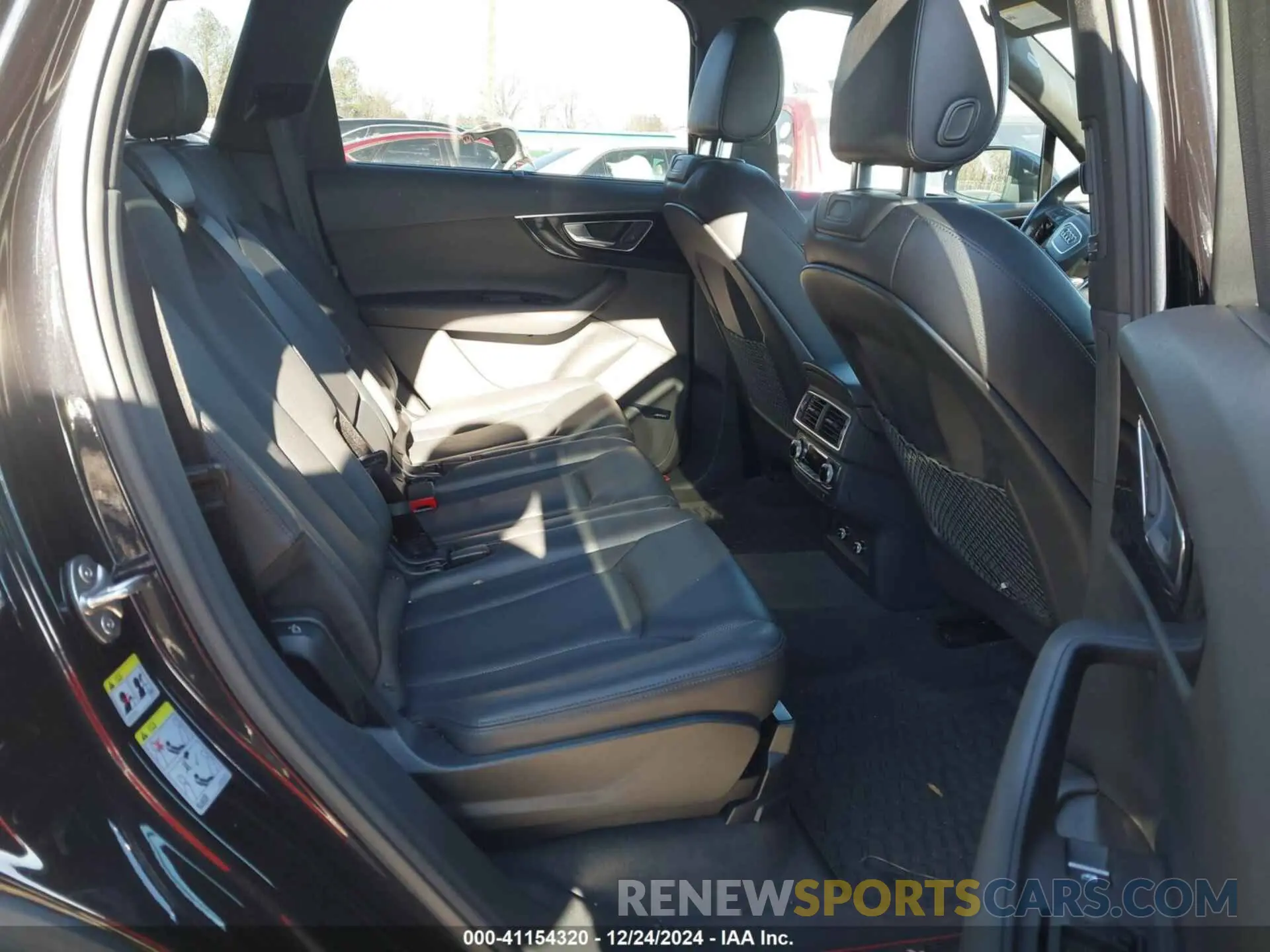 8 Фотография поврежденного автомобиля WA1VAAF72KD020723 AUDI Q7 2019