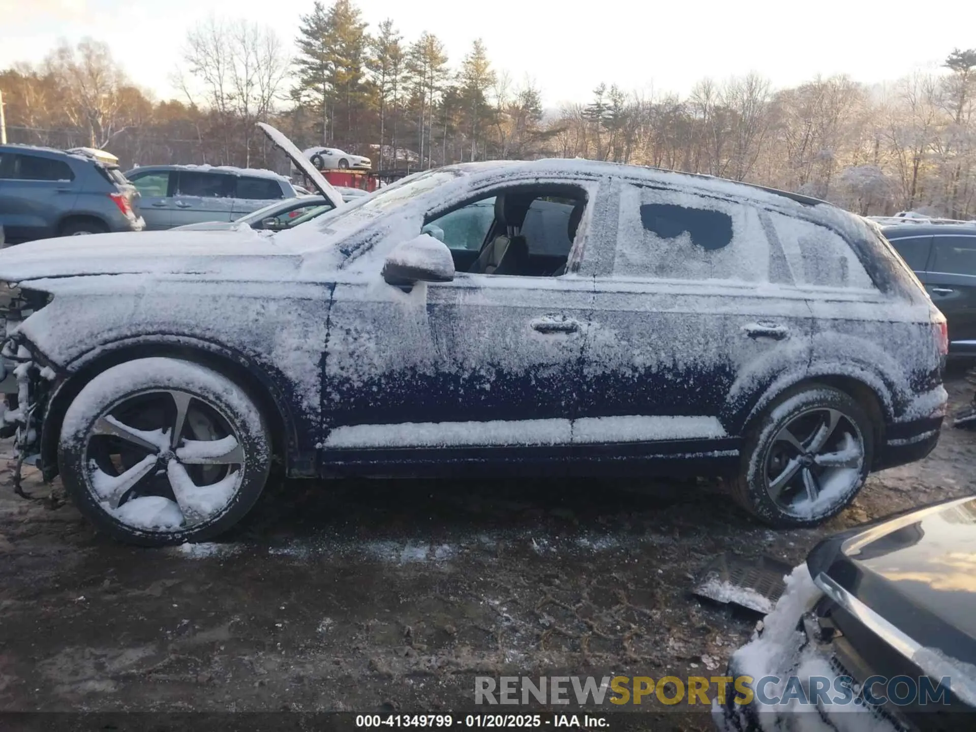 14 Photograph of a damaged car WA1VAAF72KD038123 AUDI Q7 2019