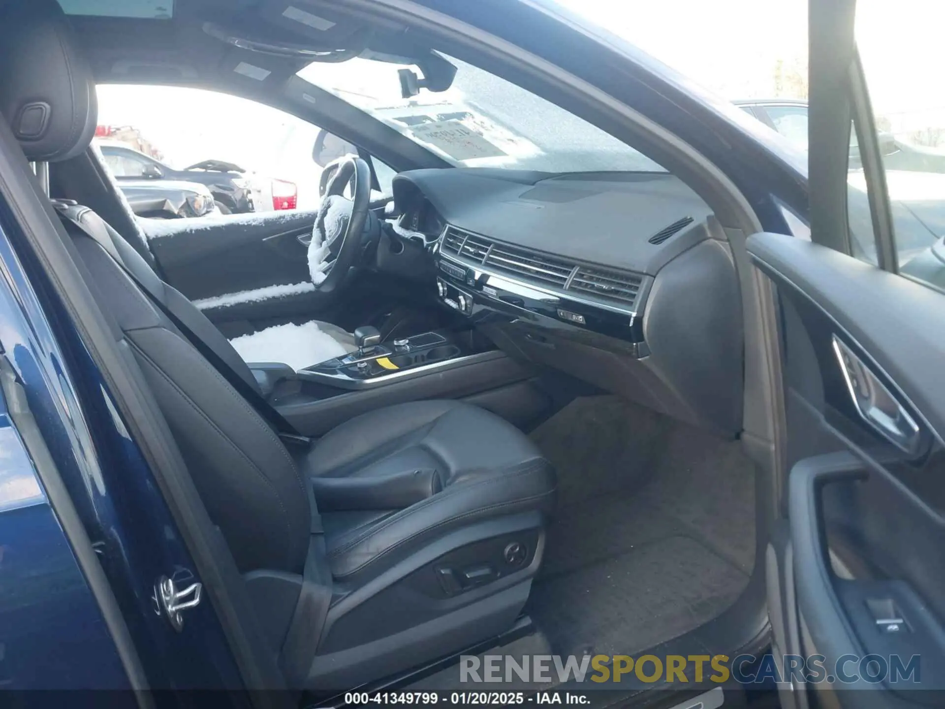 5 Photograph of a damaged car WA1VAAF72KD038123 AUDI Q7 2019