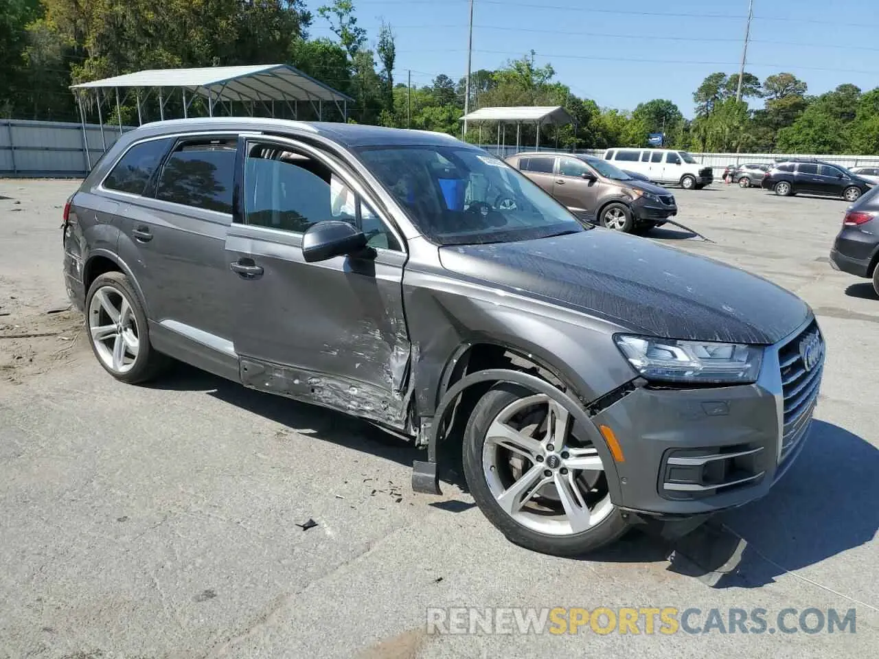 4 Фотография поврежденного автомобиля WA1VAAF73KD003364 AUDI Q7 2019