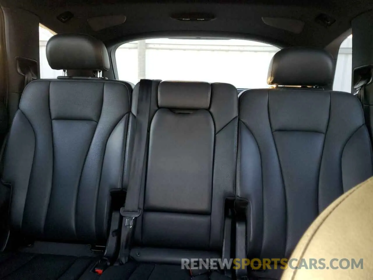 10 Photograph of a damaged car WA1VAAF73KD008564 AUDI Q7 2019