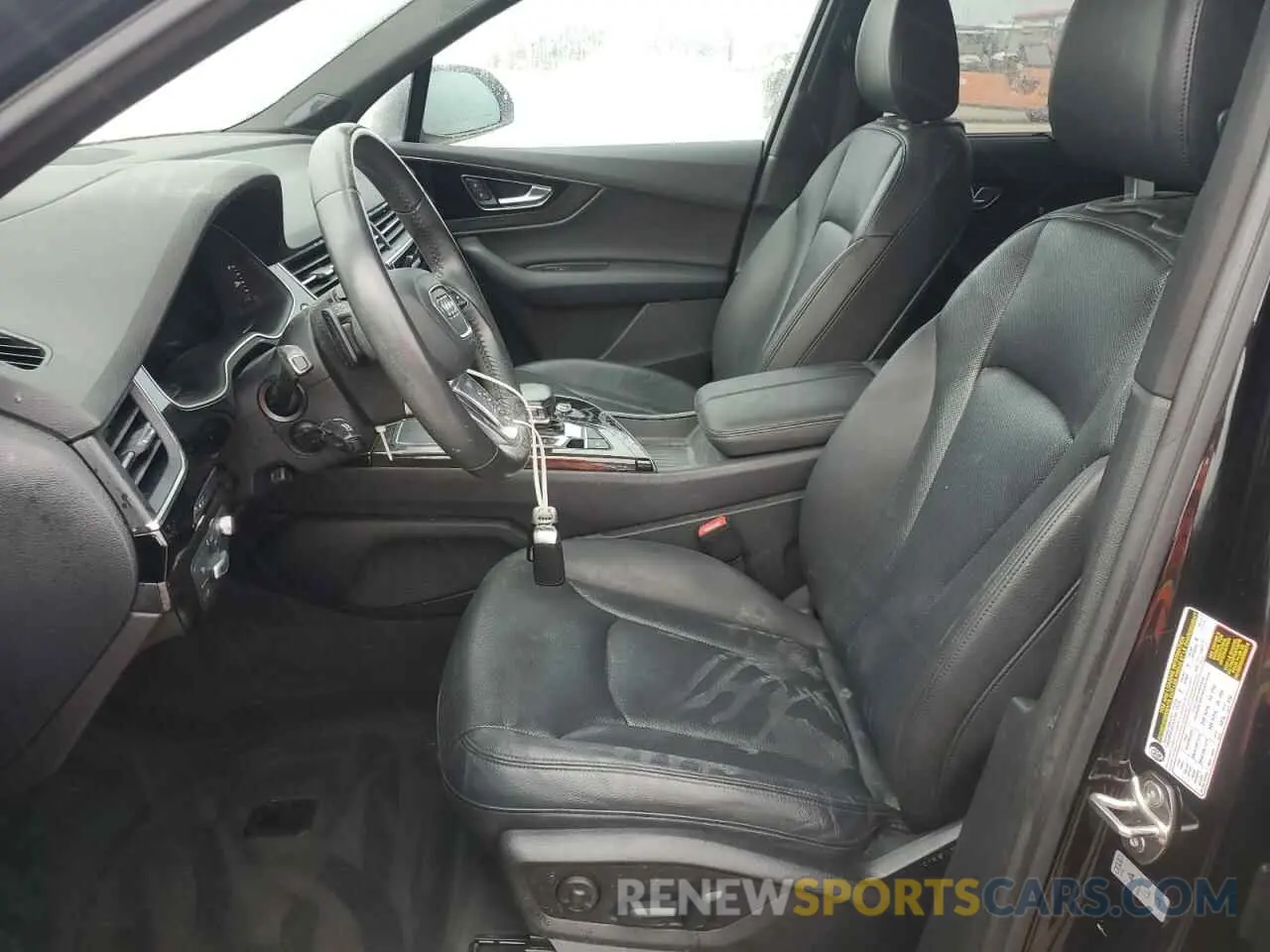 7 Photograph of a damaged car WA1VAAF73KD008564 AUDI Q7 2019