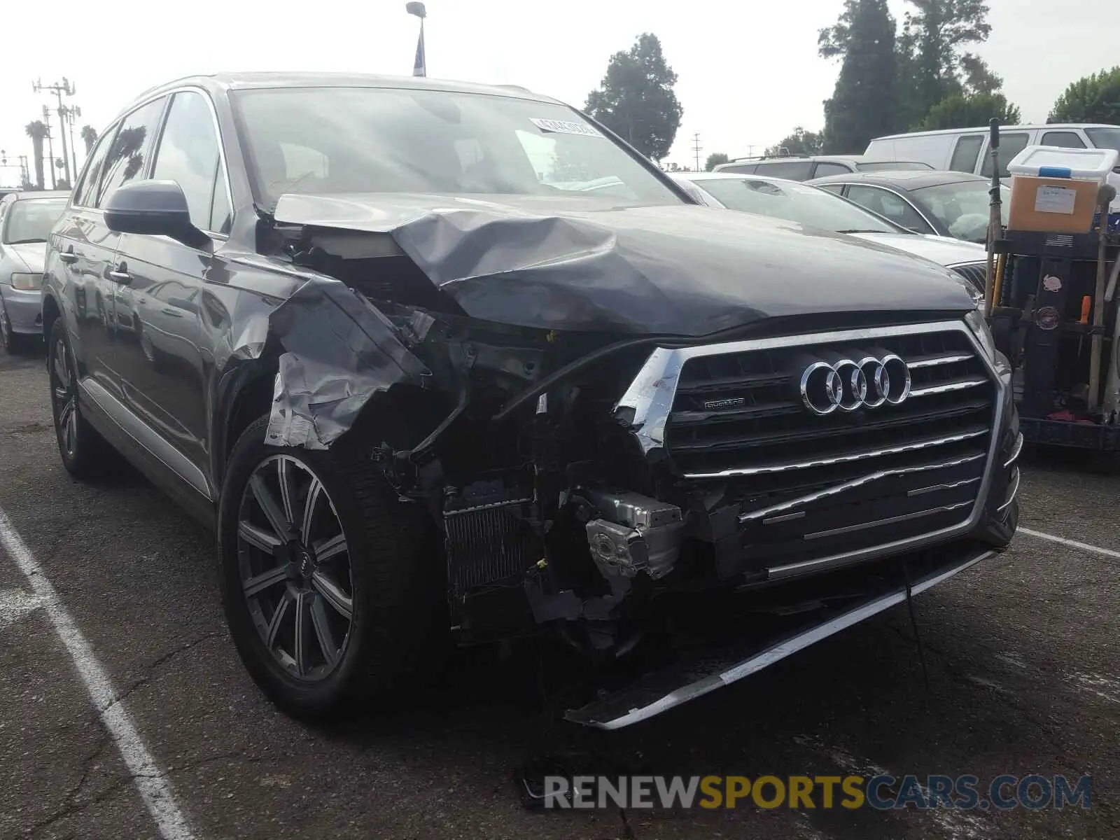 1 Photograph of a damaged car WA1VAAF73KD017572 AUDI Q7 2019