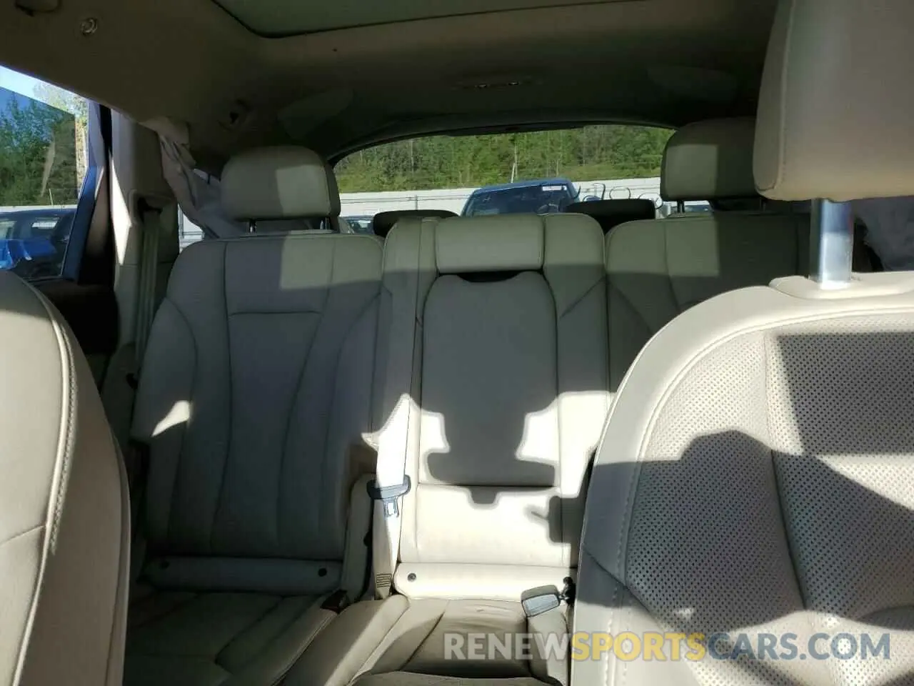 10 Photograph of a damaged car WA1VAAF74KD024417 AUDI Q7 2019