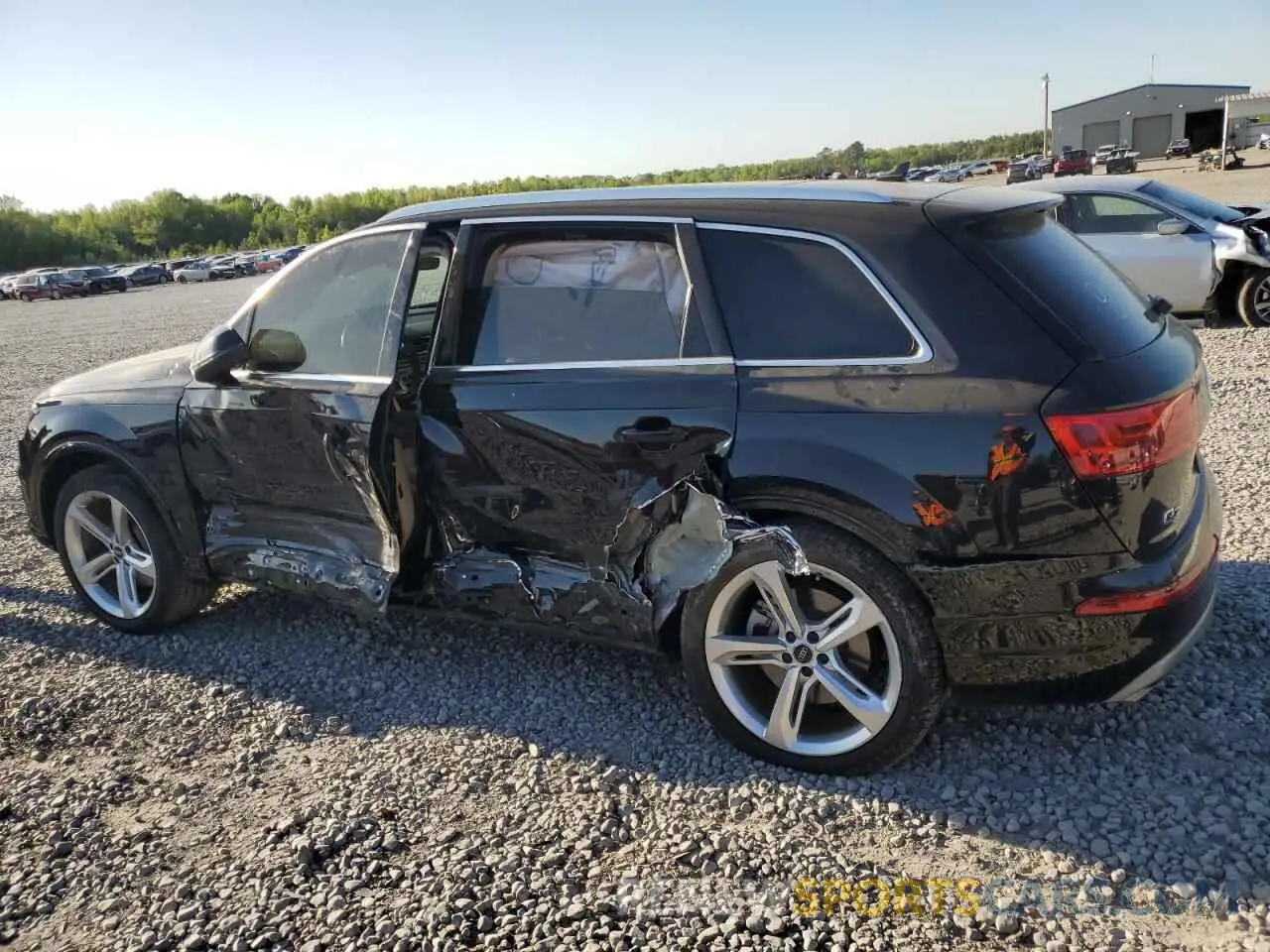 2 Photograph of a damaged car WA1VAAF74KD024417 AUDI Q7 2019