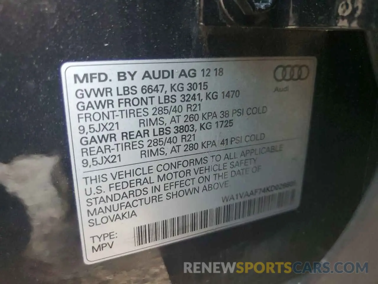 16 Photograph of a damaged car WA1VAAF74KD026605 AUDI Q7 2019