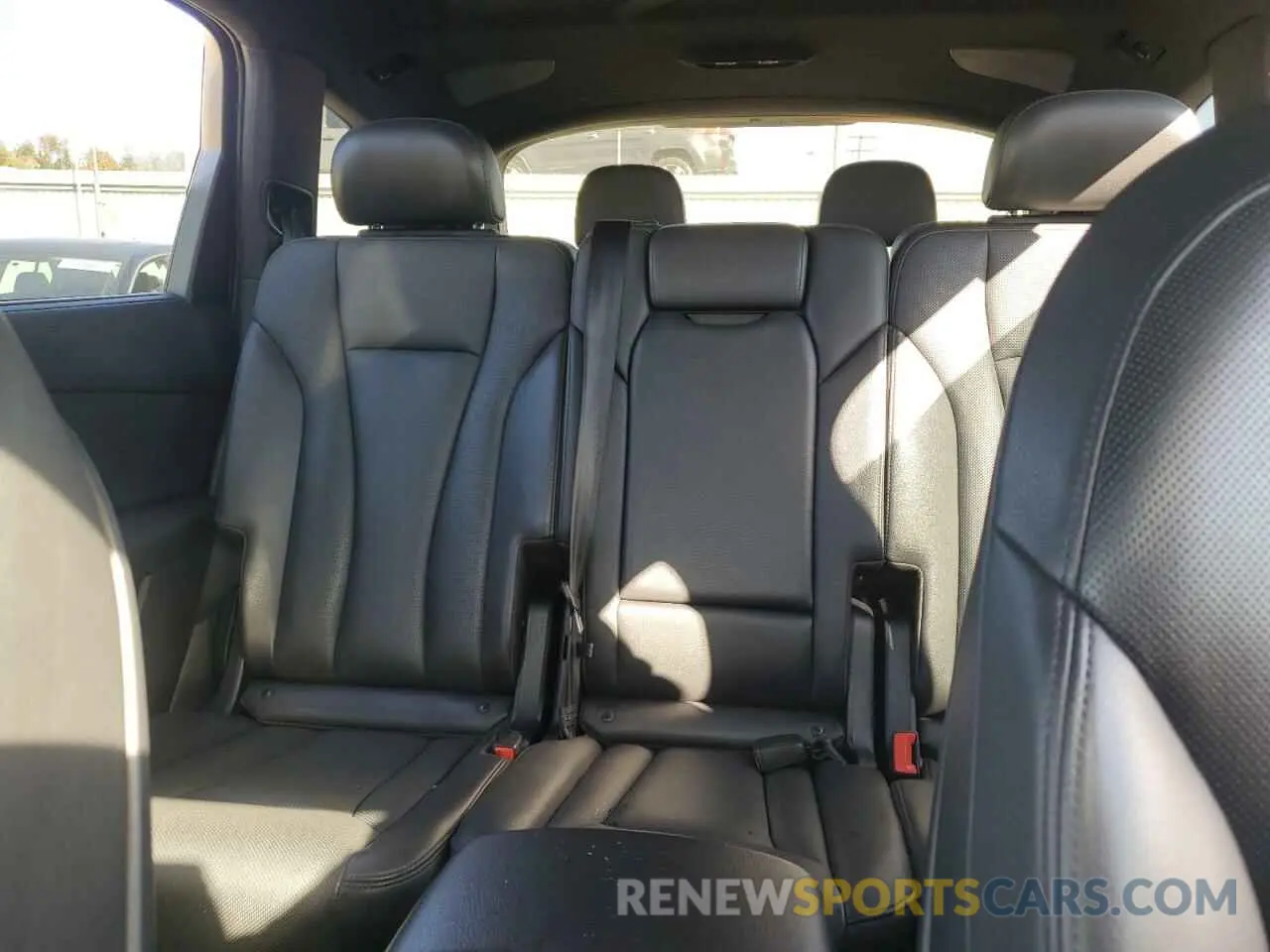 10 Photograph of a damaged car WA1VAAF74KD028712 AUDI Q7 2019