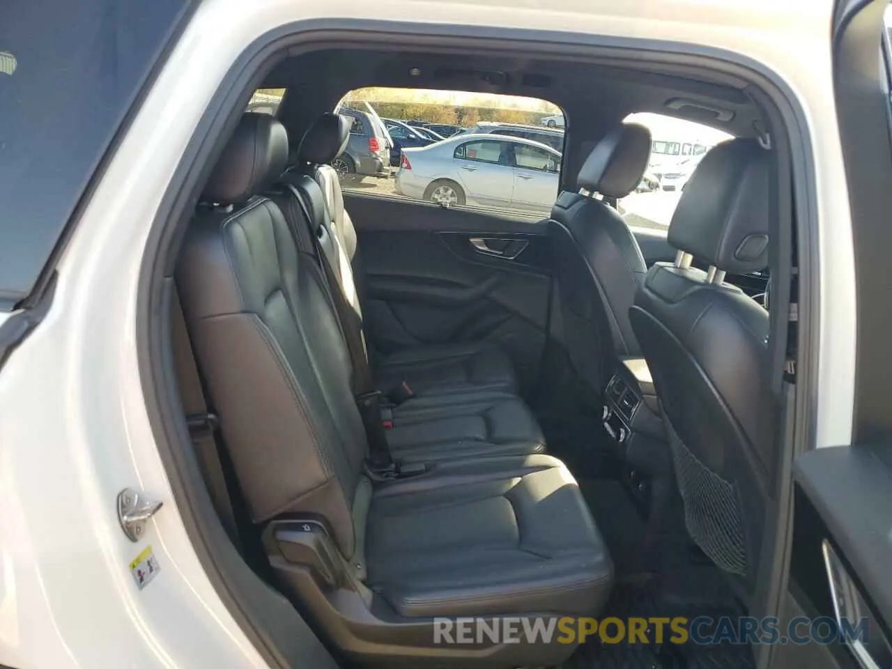 11 Photograph of a damaged car WA1VAAF74KD028712 AUDI Q7 2019