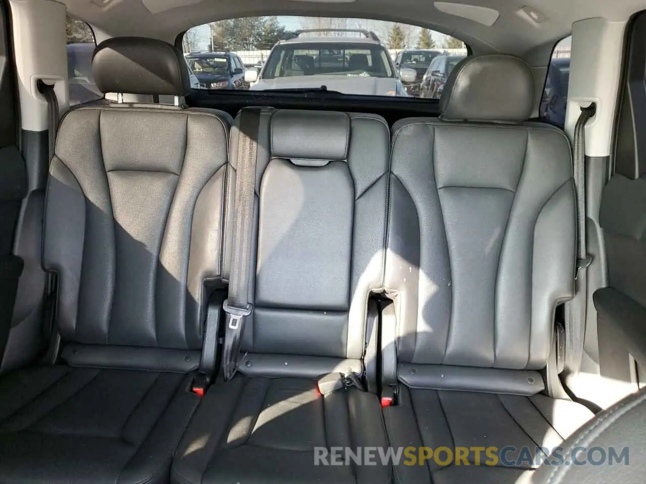 10 Photograph of a damaged car WA1VAAF75KD011398 AUDI Q7 2019