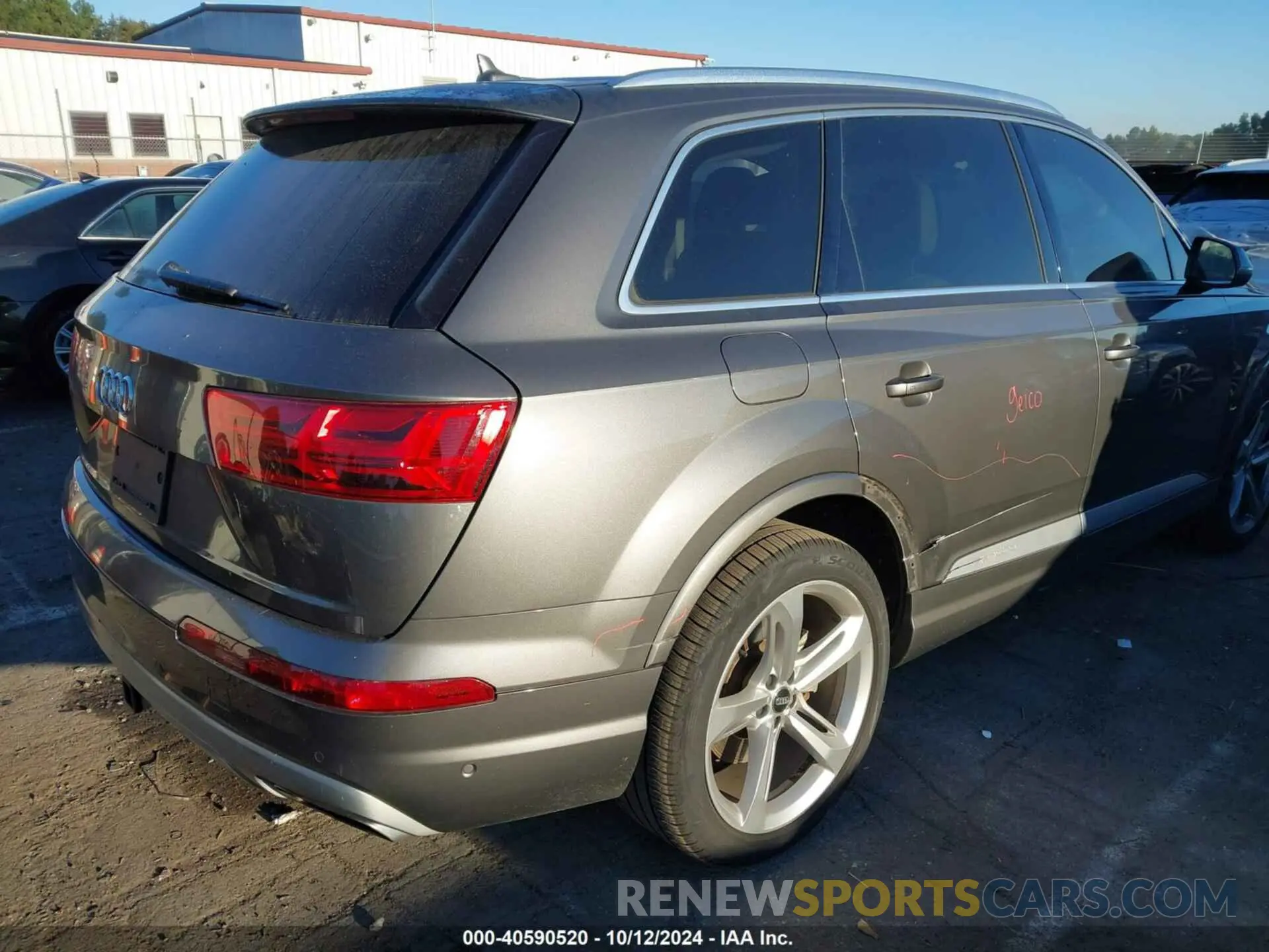 4 Photograph of a damaged car WA1VAAF77KD011872 AUDI Q7 2019