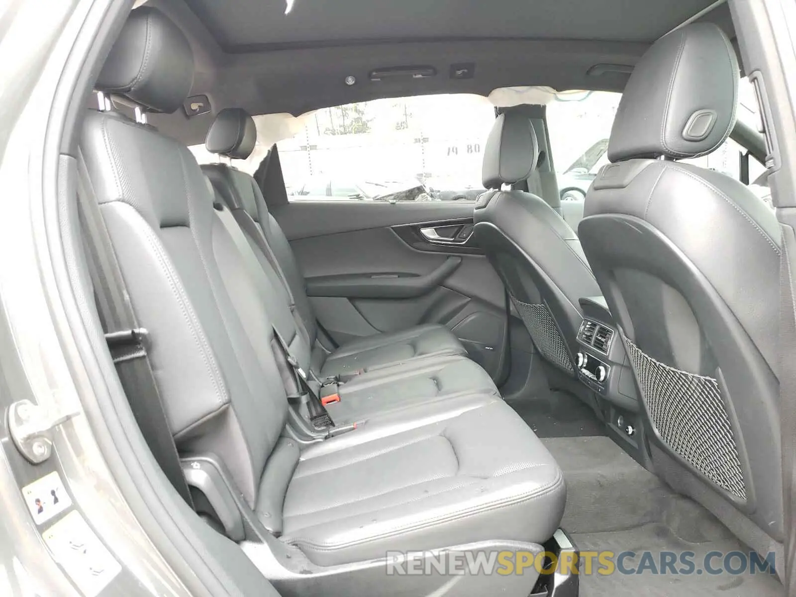 6 Photograph of a damaged car WA1VAAF78KD013081 AUDI Q7 2019