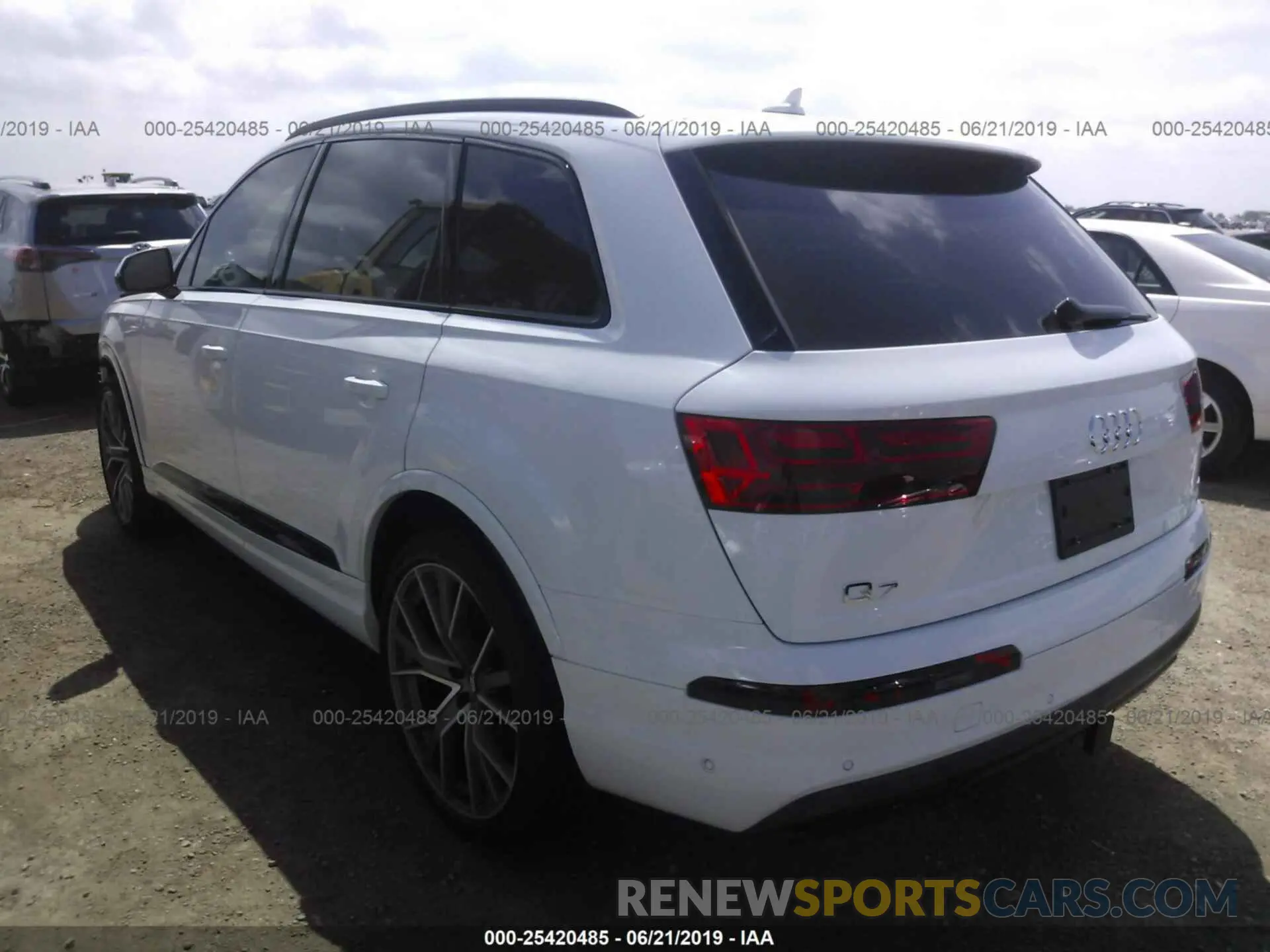 3 Photograph of a damaged car WA1VAAF78KD036425 AUDI Q7 2019