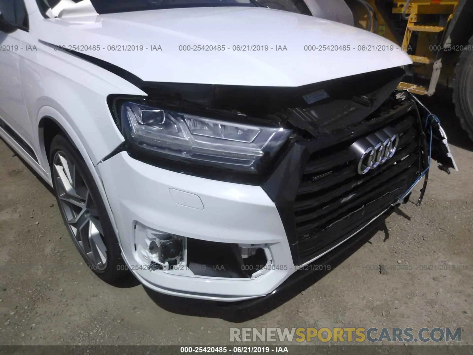 6 Photograph of a damaged car WA1VAAF78KD036425 AUDI Q7 2019