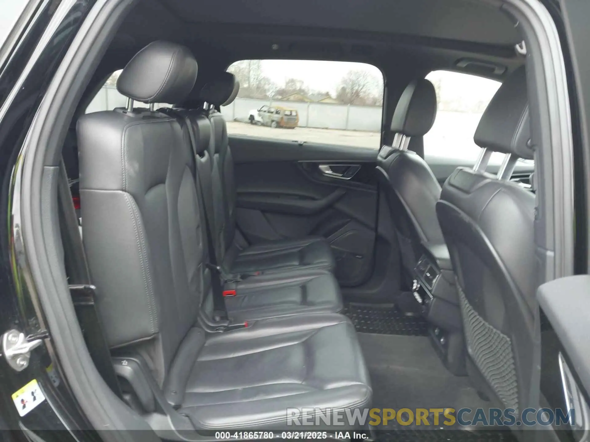 8 Фотография поврежденного автомобиля WA1VAAF79KD004597 AUDI Q7 2019