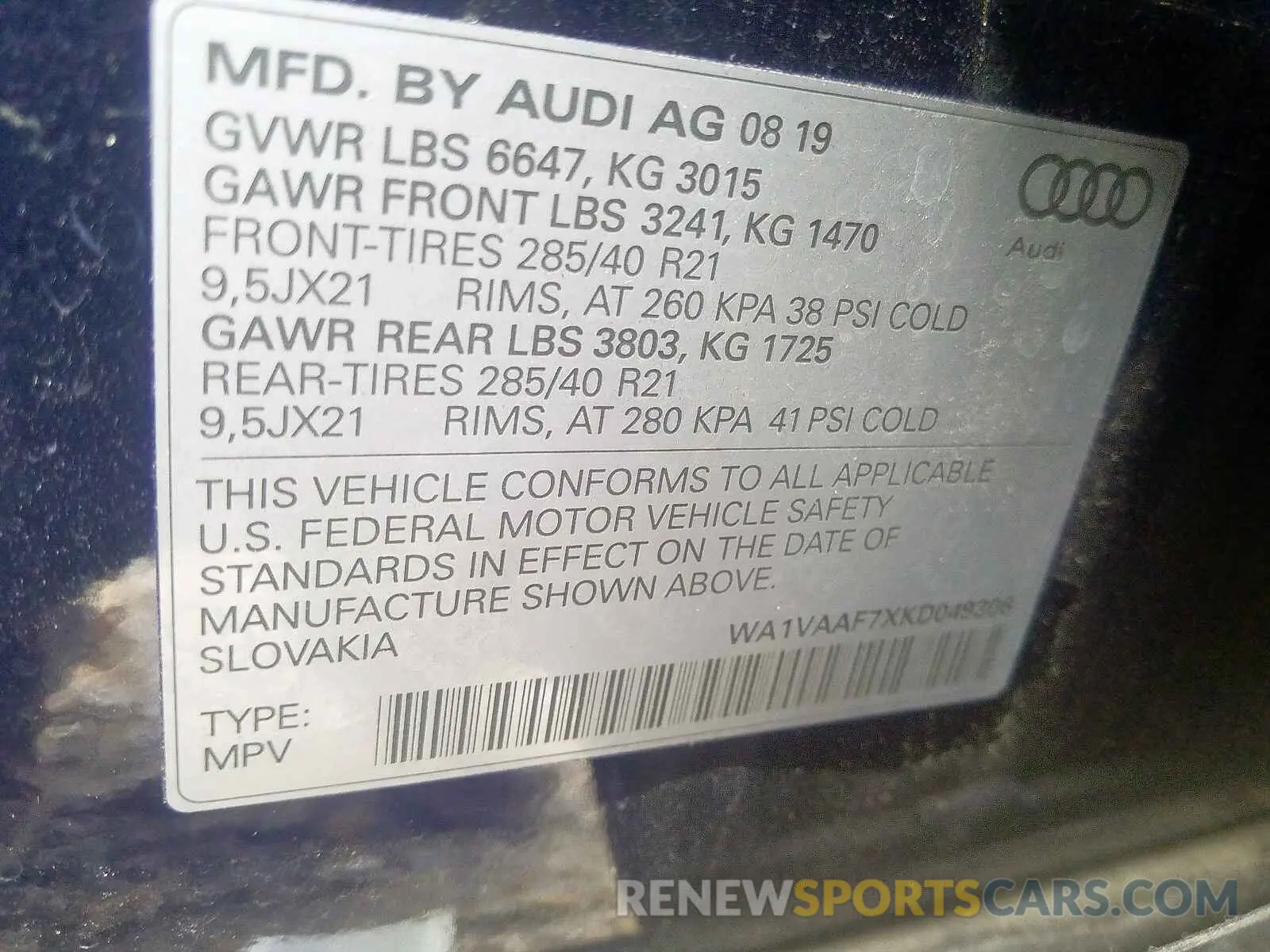 10 Photograph of a damaged car WA1VAAF7XKD049306 AUDI Q7 2019