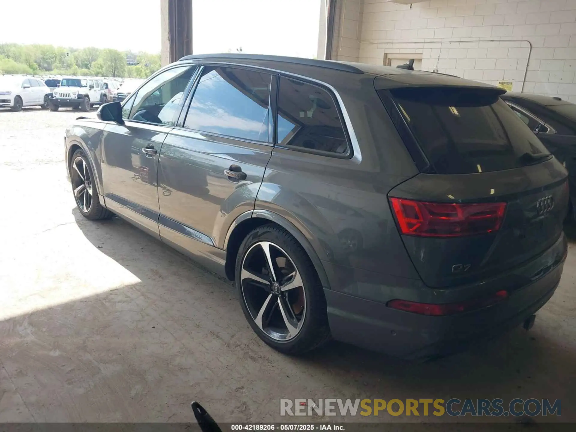 3 Photograph of a damaged car WA1VABF78KD018836 AUDI Q7 2019