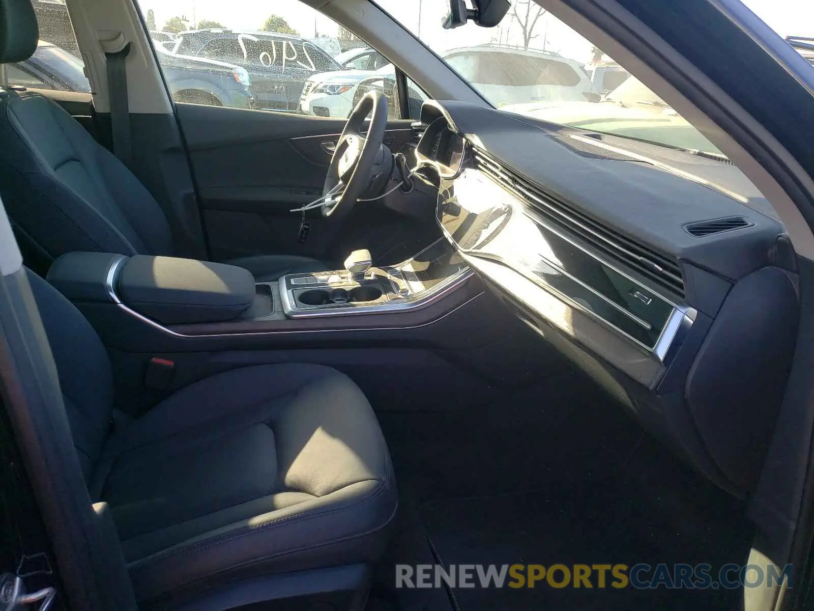 5 Photograph of a damaged car WA1AJAF76LD006999 AUDI Q7 2020