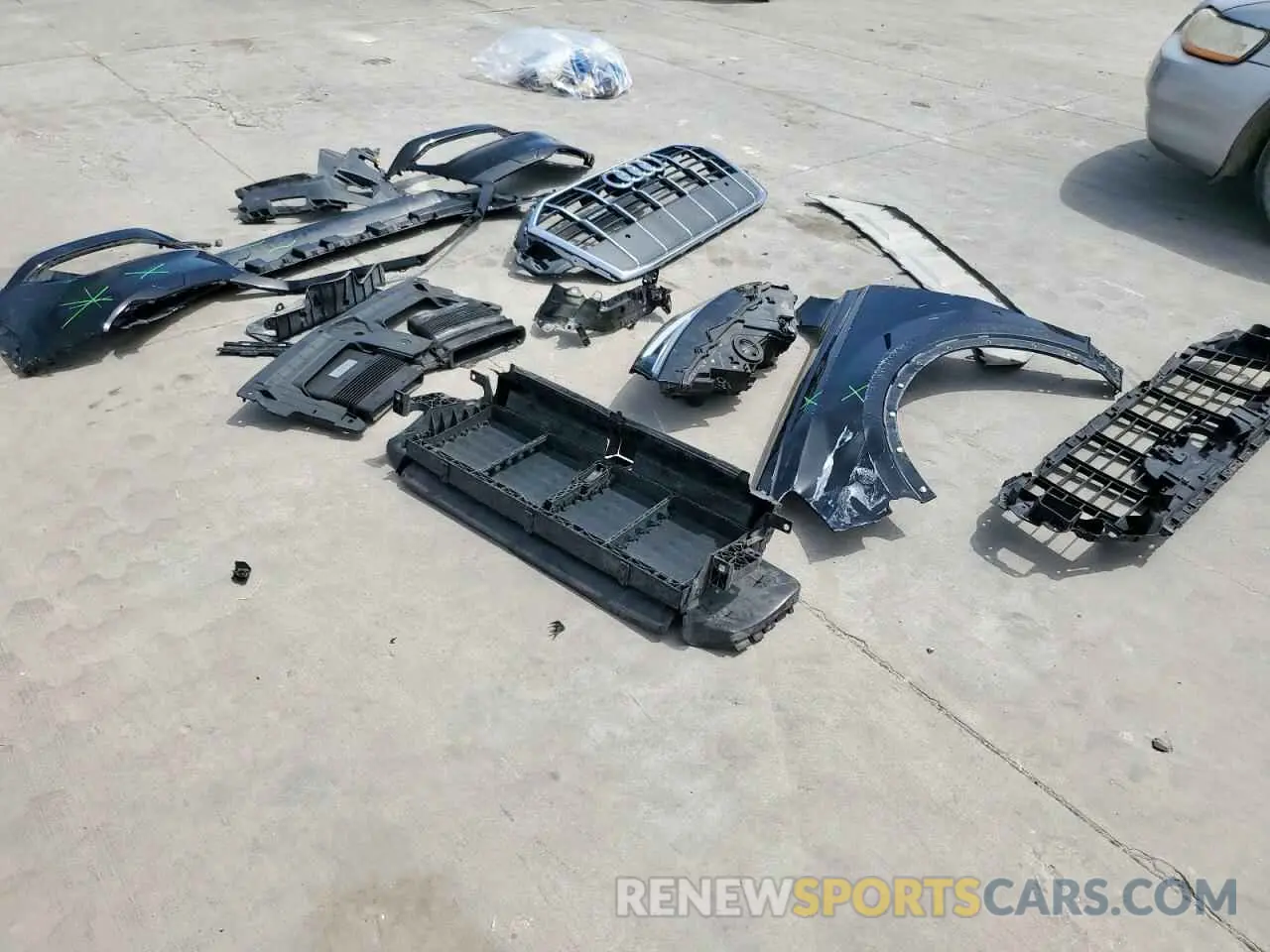13 Photograph of a damaged car WA1AJAF7XLD009159 AUDI Q7 2020