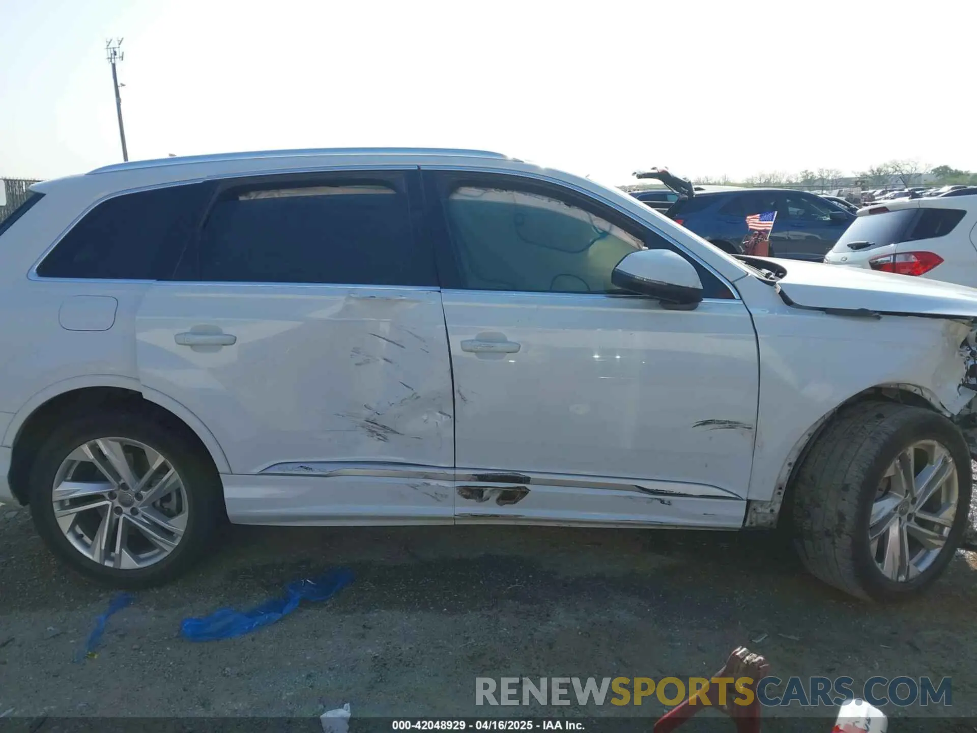 12 Photograph of a damaged car WA1AXAF73LD007509 AUDI Q7 2020
