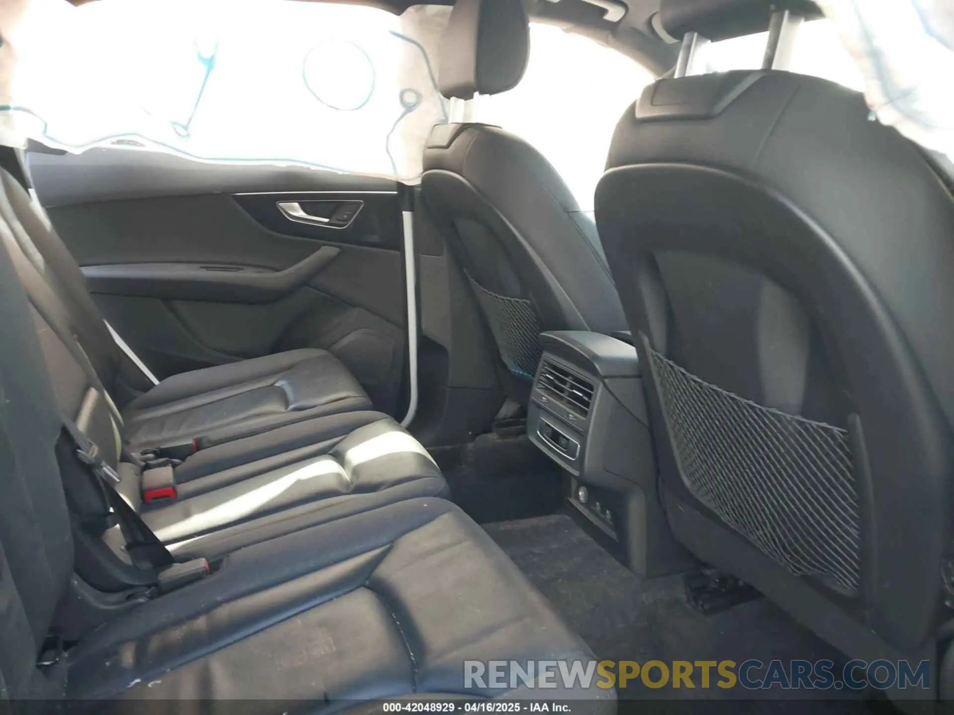 8 Photograph of a damaged car WA1AXAF73LD007509 AUDI Q7 2020