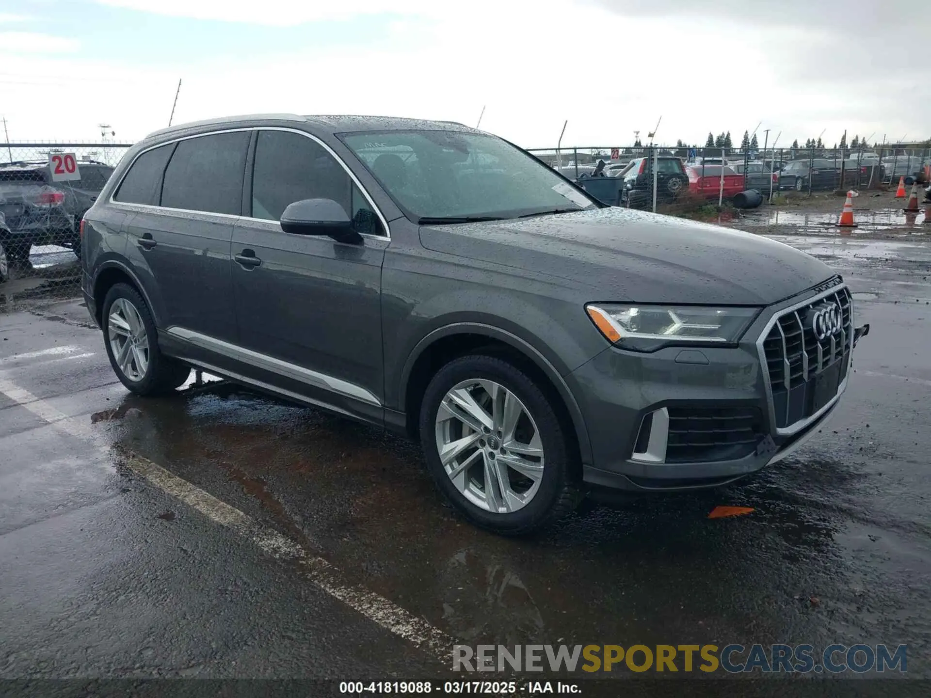 1 Photograph of a damaged car WA1AXAF77LD003544 AUDI Q7 2020