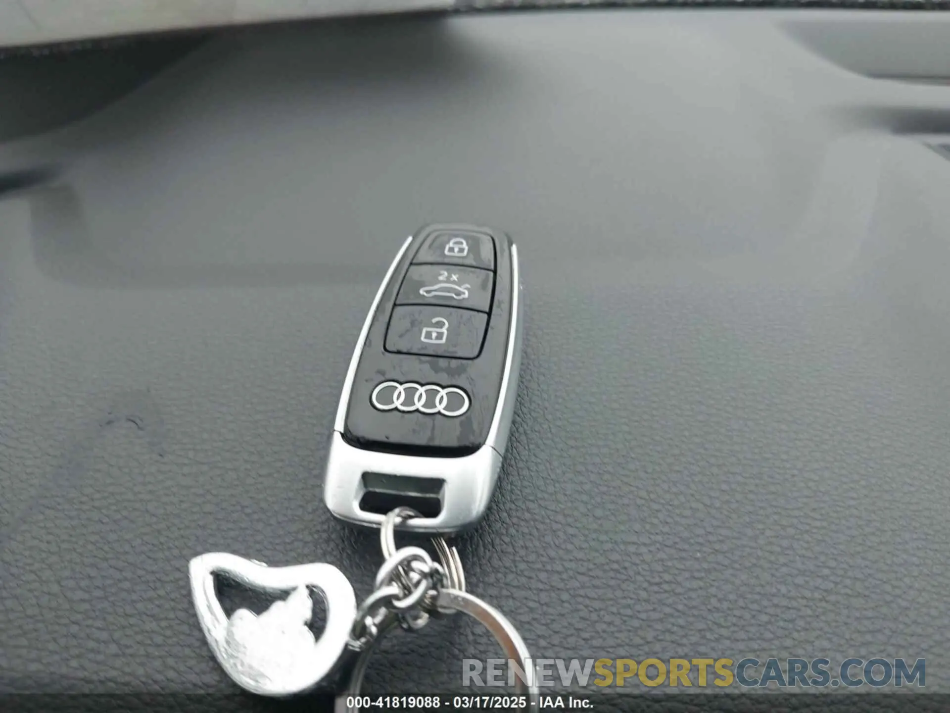 11 Photograph of a damaged car WA1AXAF77LD003544 AUDI Q7 2020