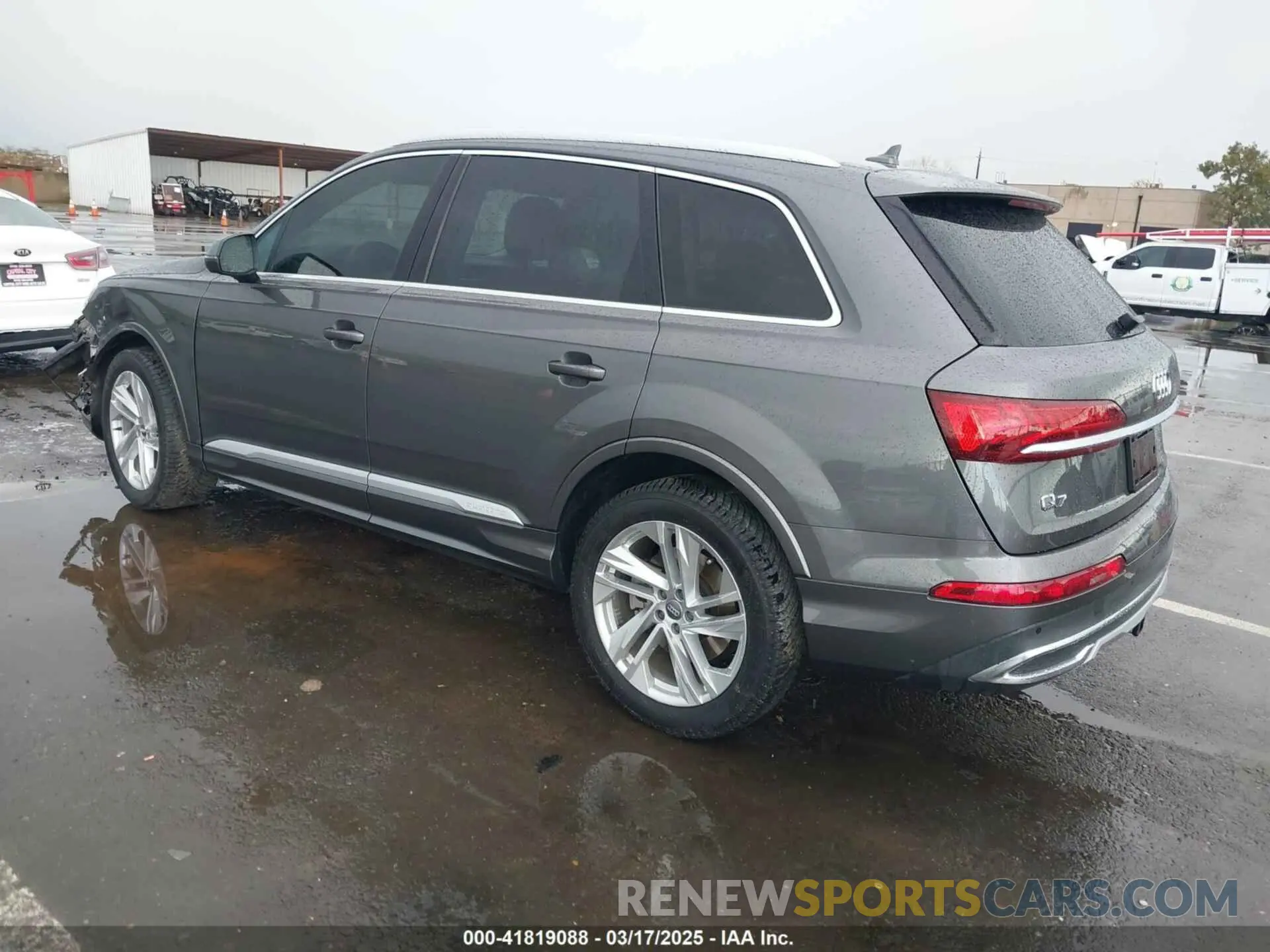 3 Photograph of a damaged car WA1AXAF77LD003544 AUDI Q7 2020