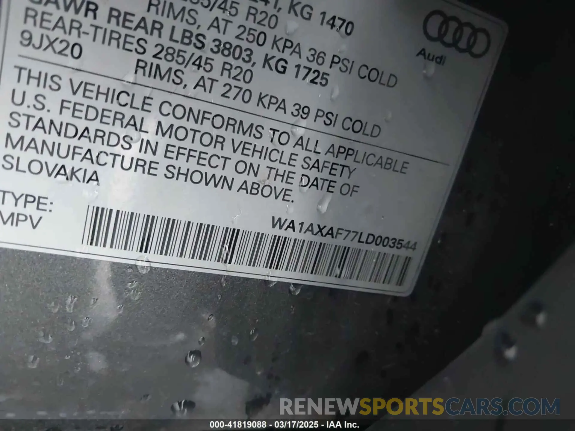 9 Photograph of a damaged car WA1AXAF77LD003544 AUDI Q7 2020
