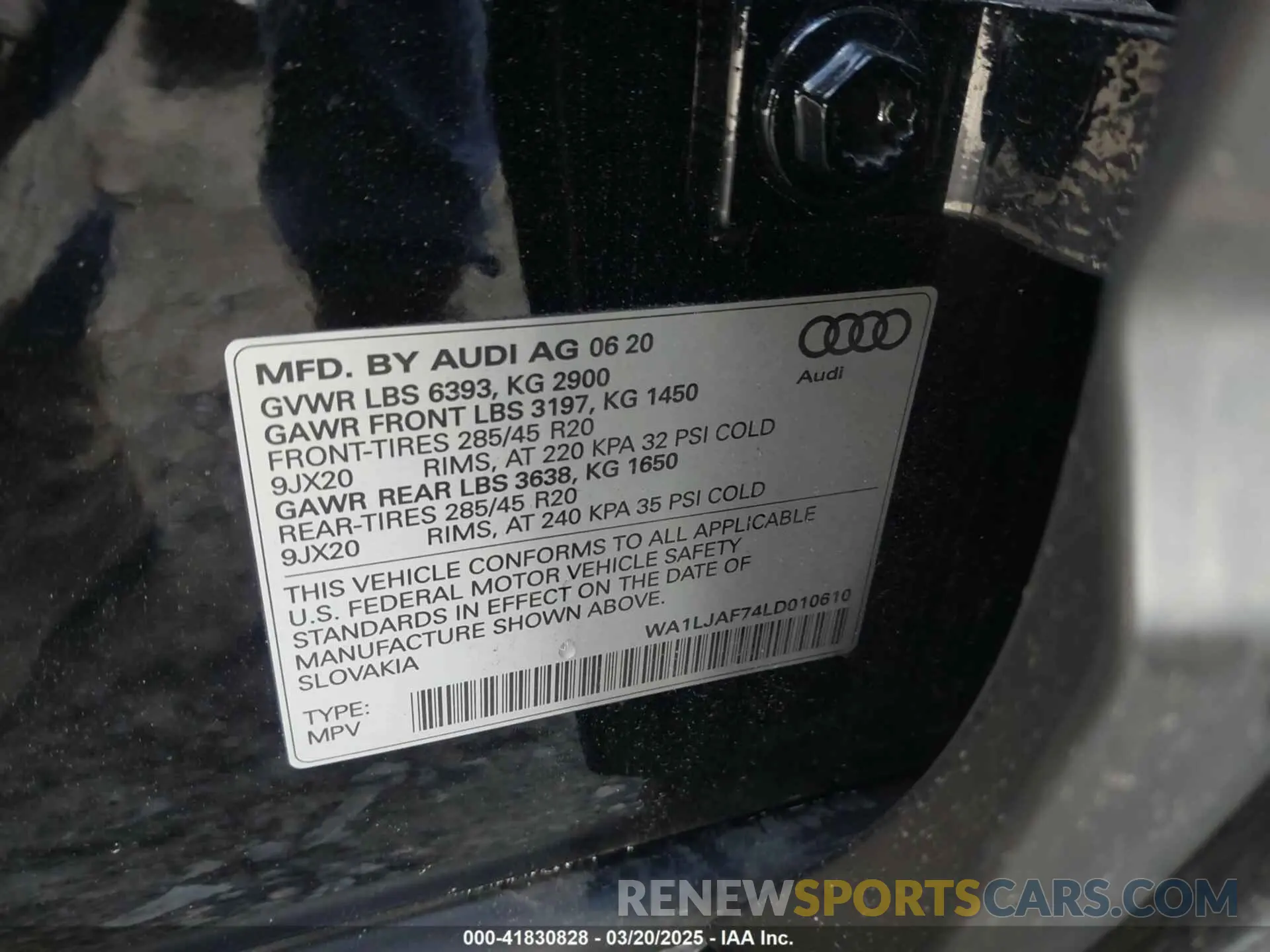 9 Photograph of a damaged car WA1LJAF74LD010610 AUDI Q7 2020
