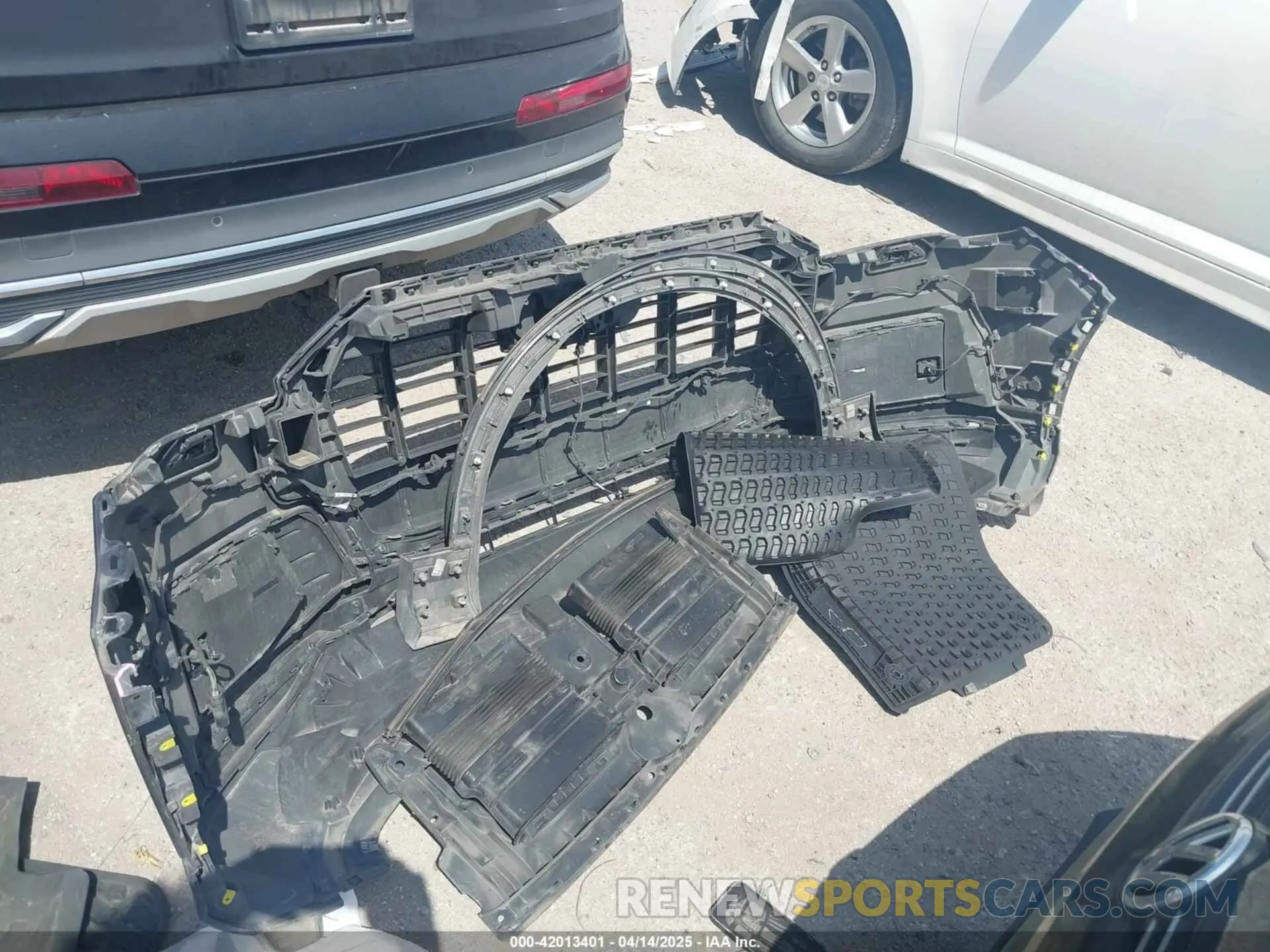 12 Фотография поврежденного автомобиля WA1LJAF76LD010317 AUDI Q7 2020