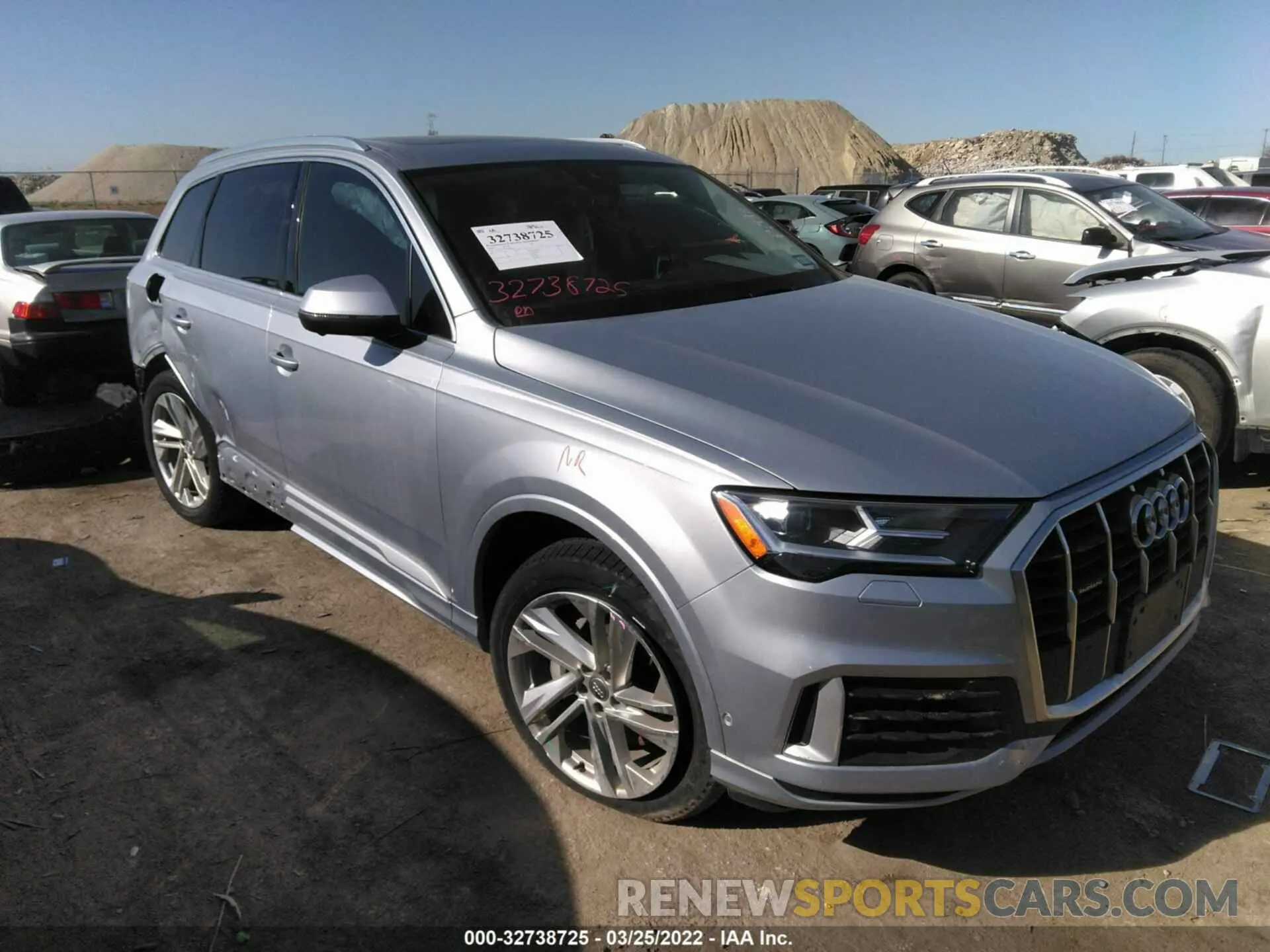 1 Photograph of a damaged car WA1LJAF78LD009878 AUDI Q7 2020