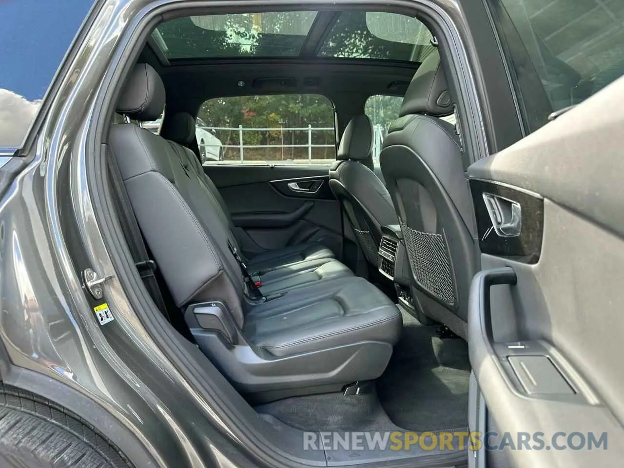 7 Фотография поврежденного автомобиля WA1LXAF71LD004634 AUDI Q7 2020