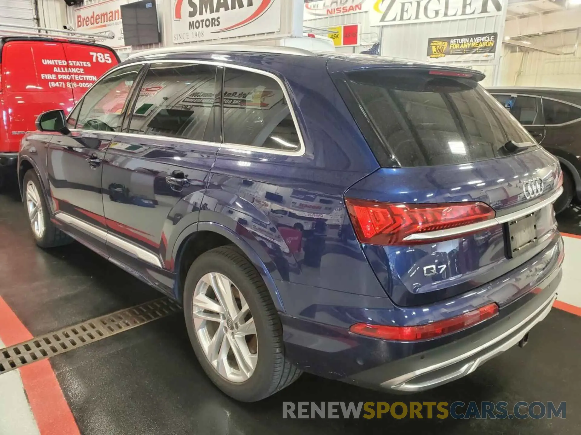 8 Фотография поврежденного автомобиля WA1LXBF7XLD004332 AUDI Q7 2020