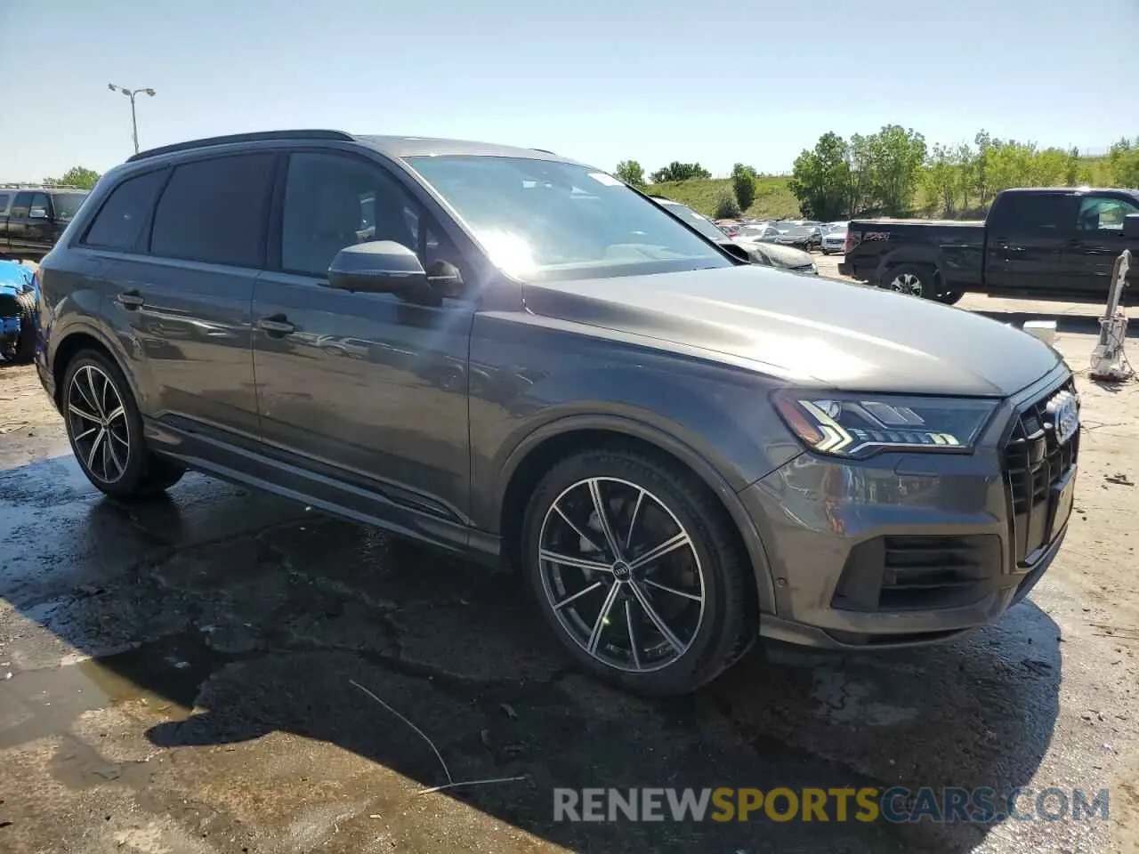 4 Photograph of a damaged car WA1VXAF71LD003878 AUDI Q7 2020