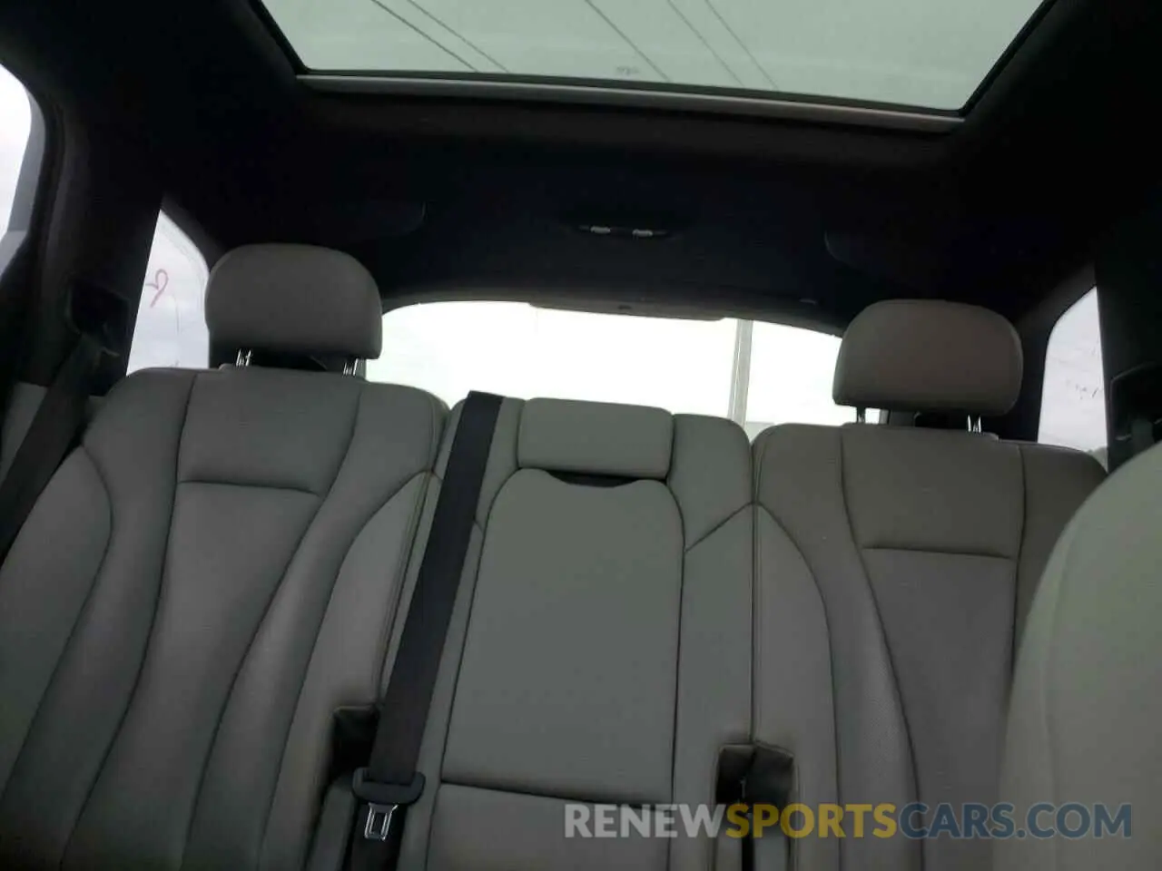 10 Photograph of a damaged car WA1VXAF75LD007965 AUDI Q7 2020
