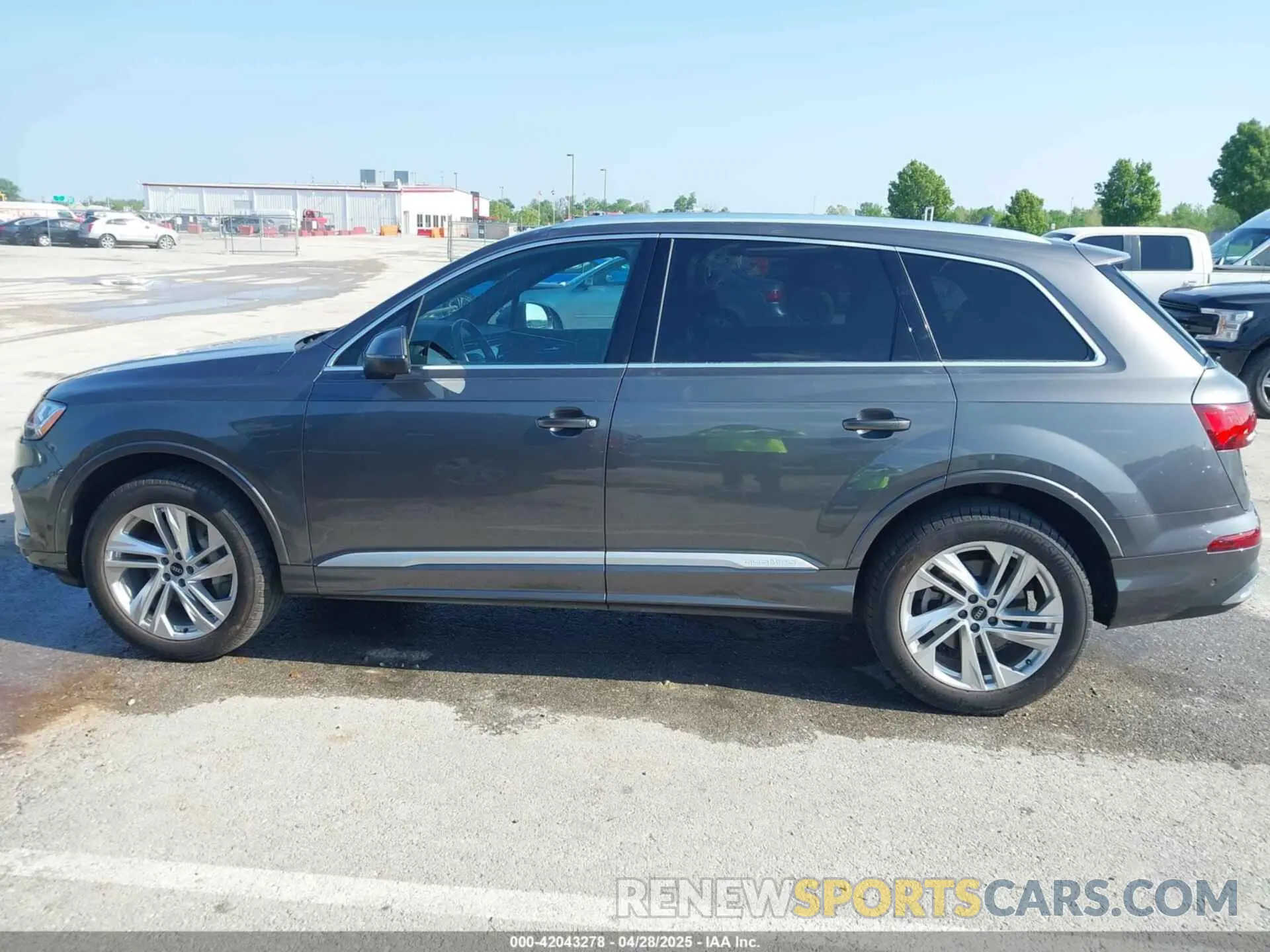 14 Photograph of a damaged car WA1AJAF77MD025059 AUDI Q7 2021