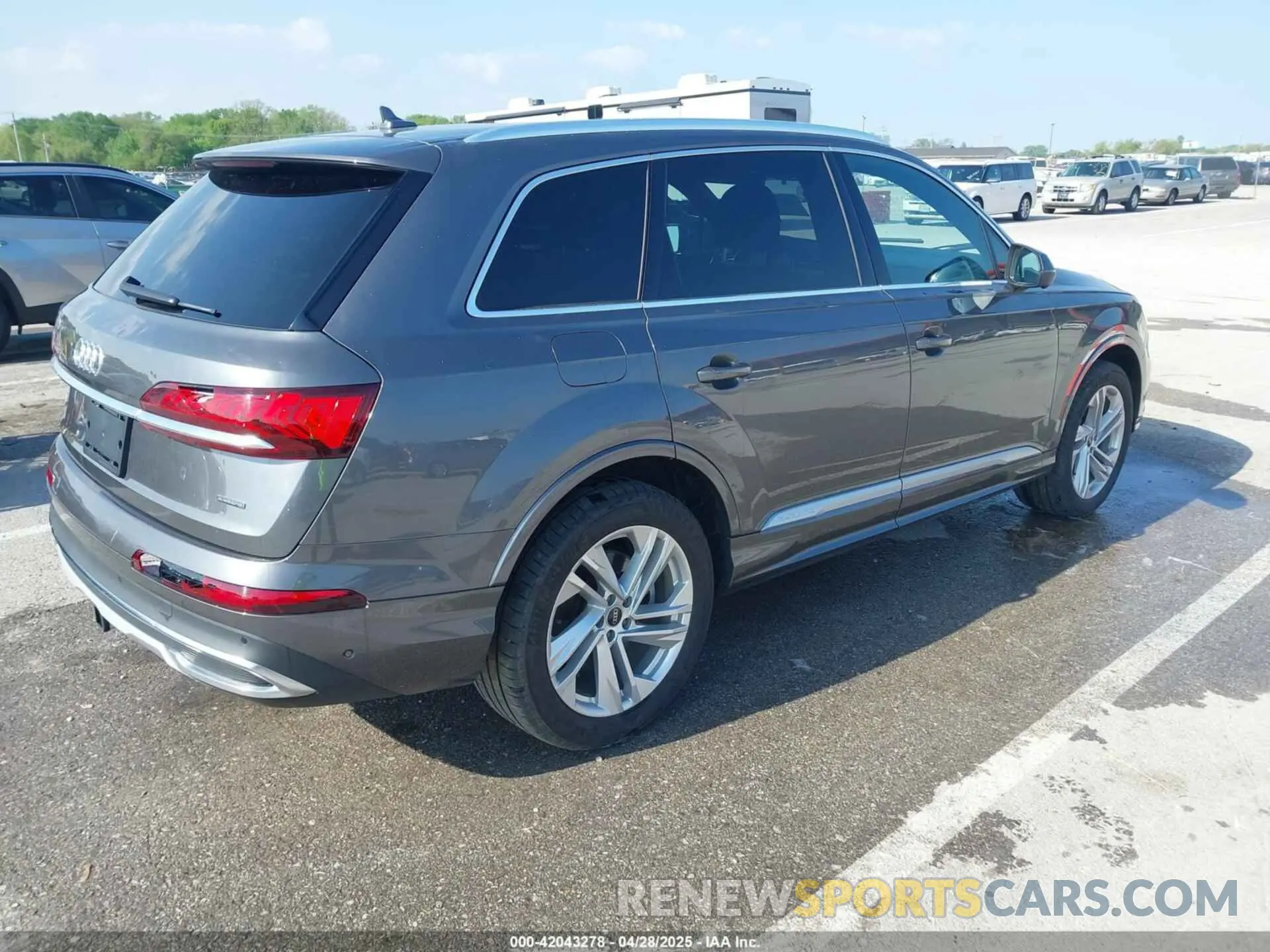 4 Photograph of a damaged car WA1AJAF77MD025059 AUDI Q7 2021