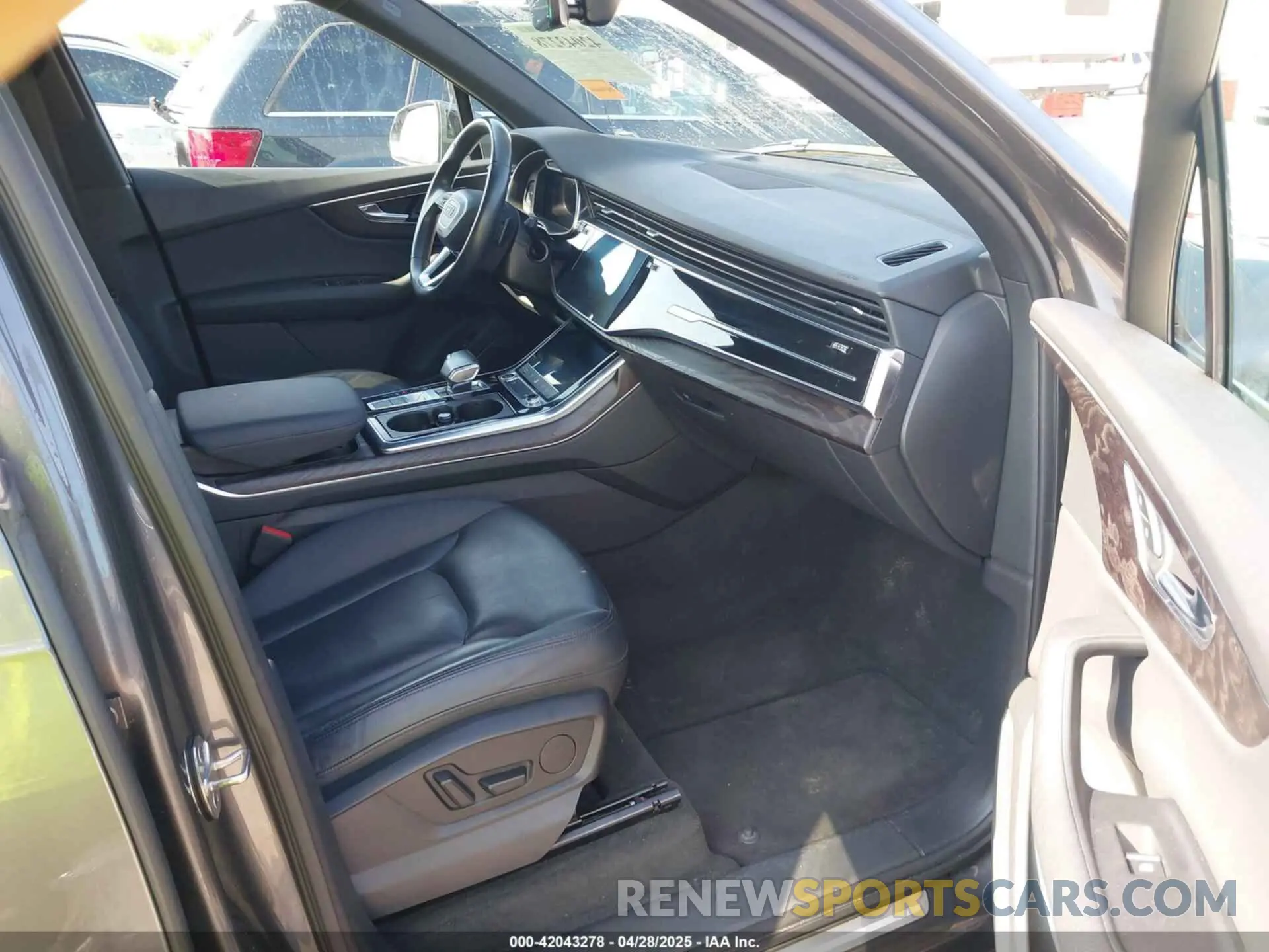 5 Photograph of a damaged car WA1AJAF77MD025059 AUDI Q7 2021