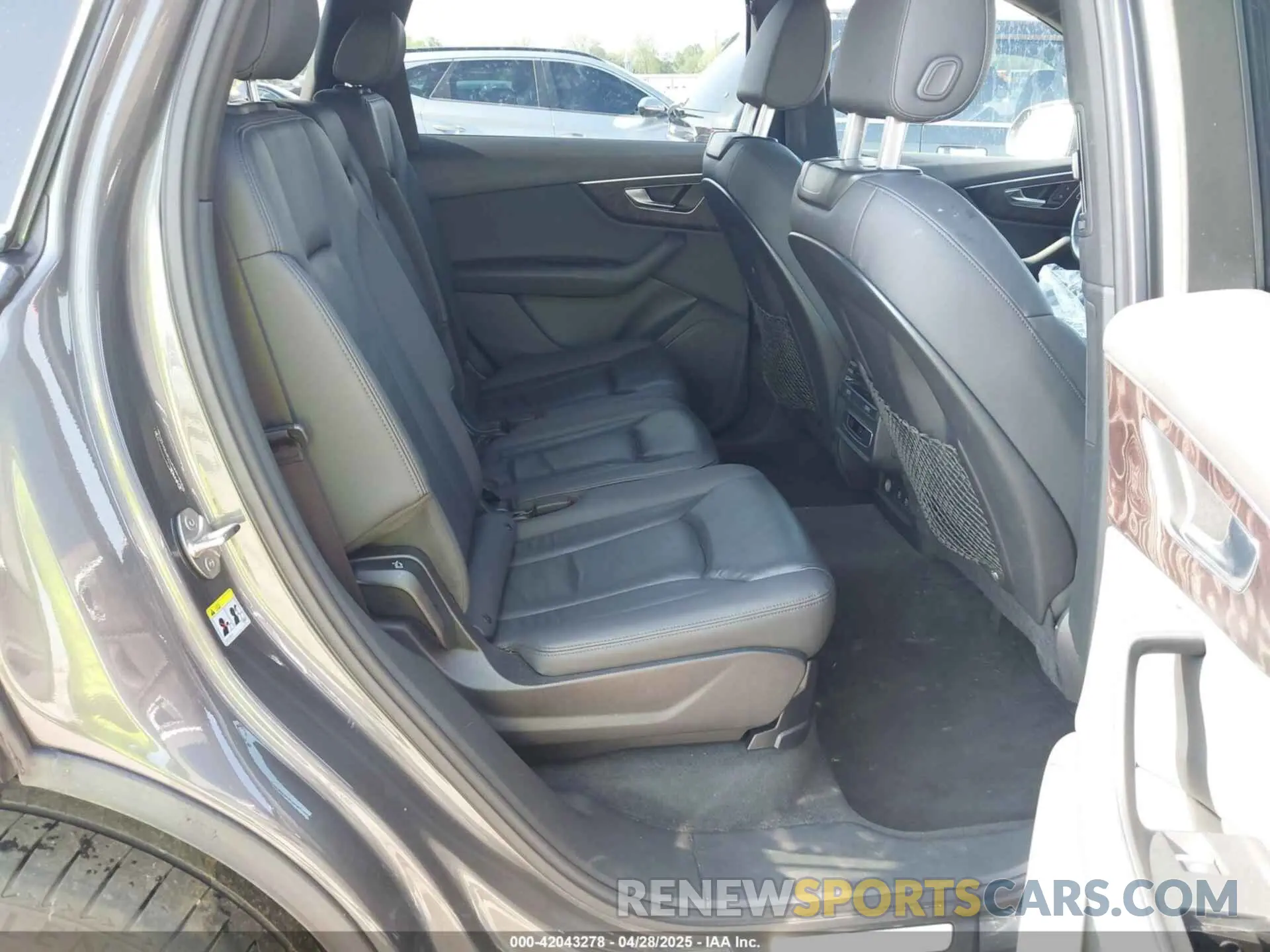 8 Photograph of a damaged car WA1AJAF77MD025059 AUDI Q7 2021