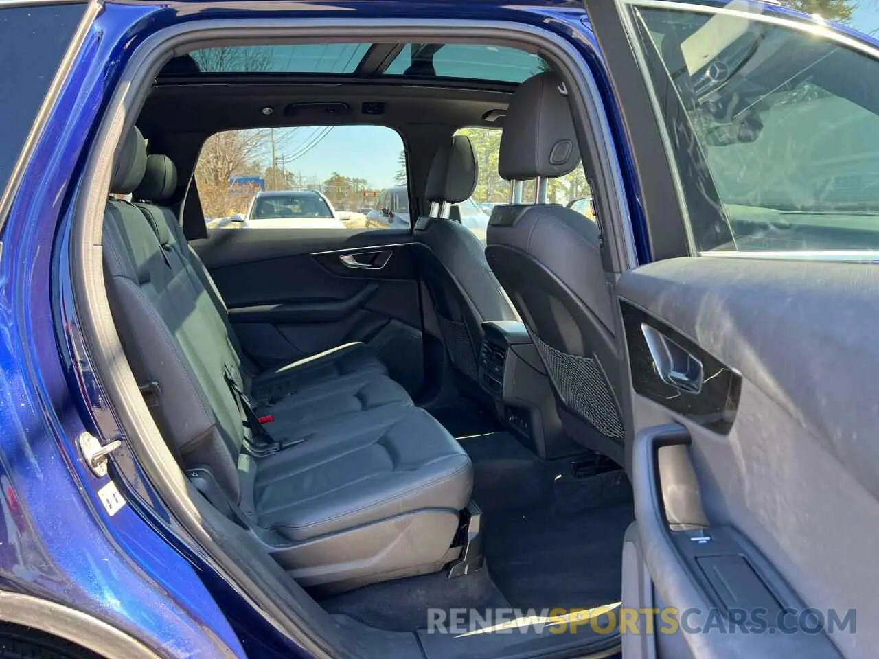 6 Photograph of a damaged car WA1AXAF70MD025287 AUDI Q7 2021